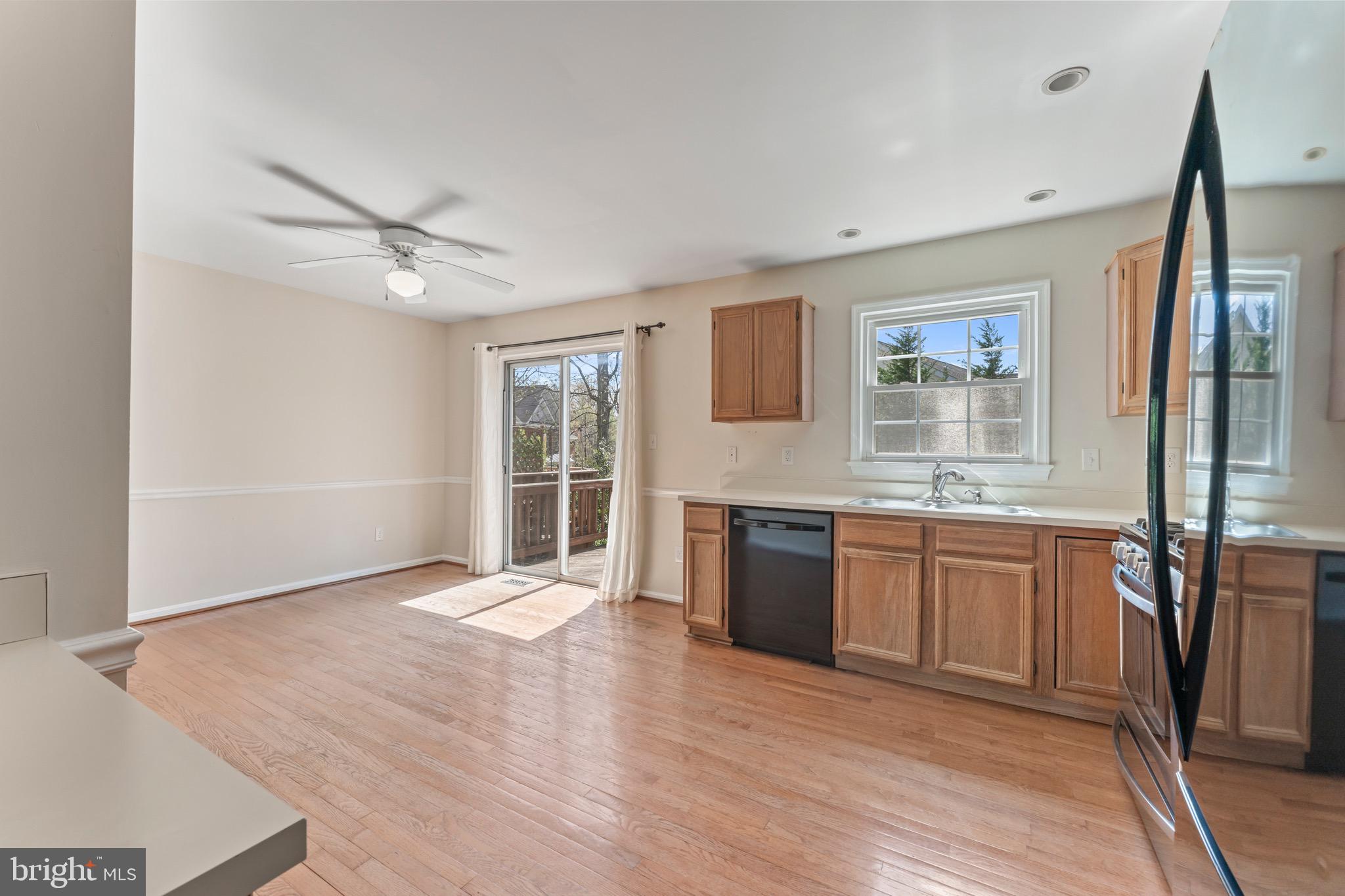 SULLY STATION - Residential Lease