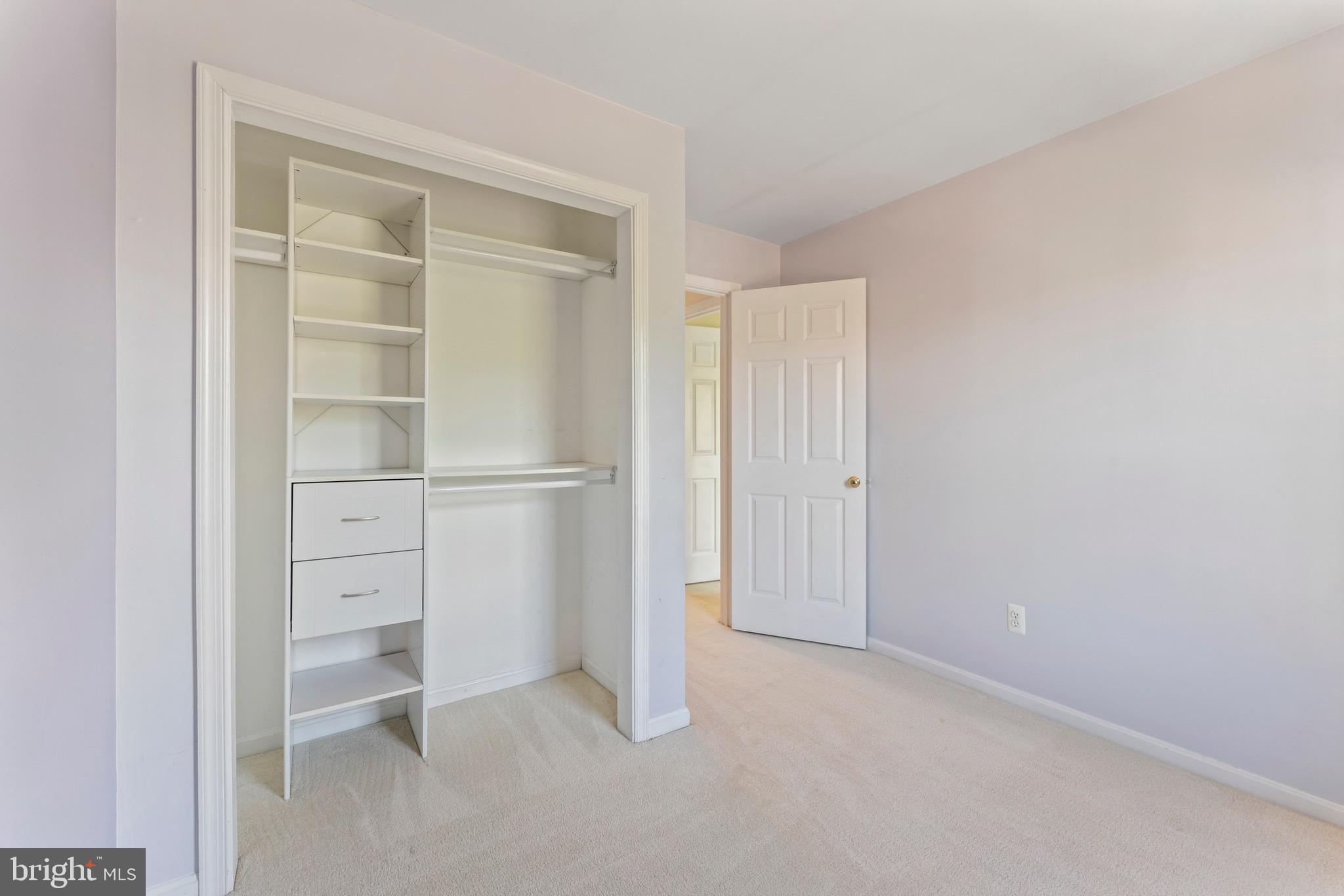 SULLY STATION - Residential Lease