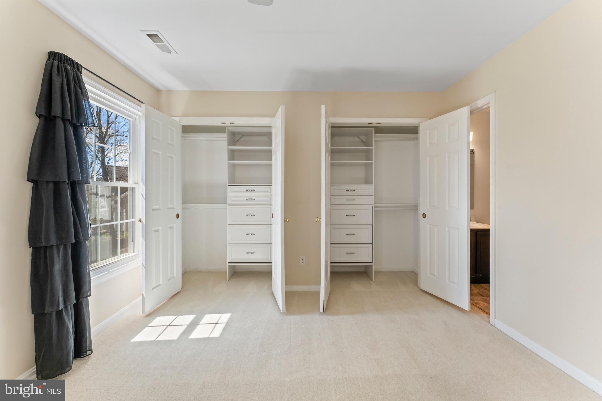 SULLY STATION - Residential Lease