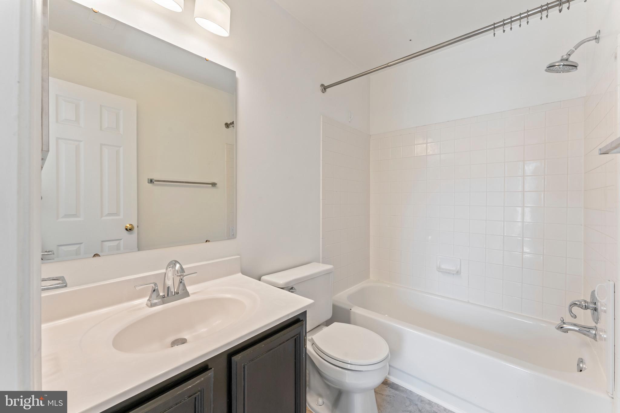 SULLY STATION - Residential Lease