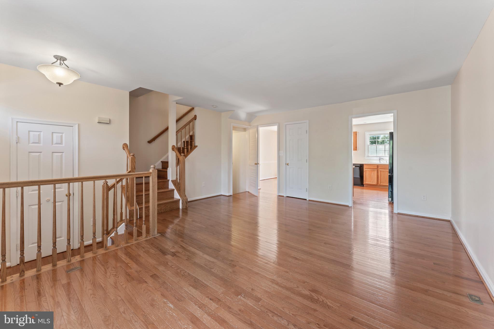 SULLY STATION - Residential Lease