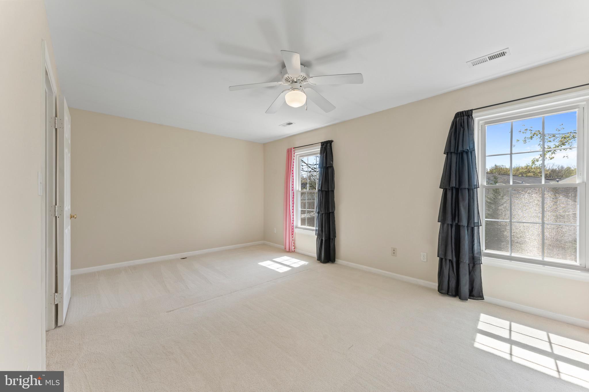 SULLY STATION - Residential Lease