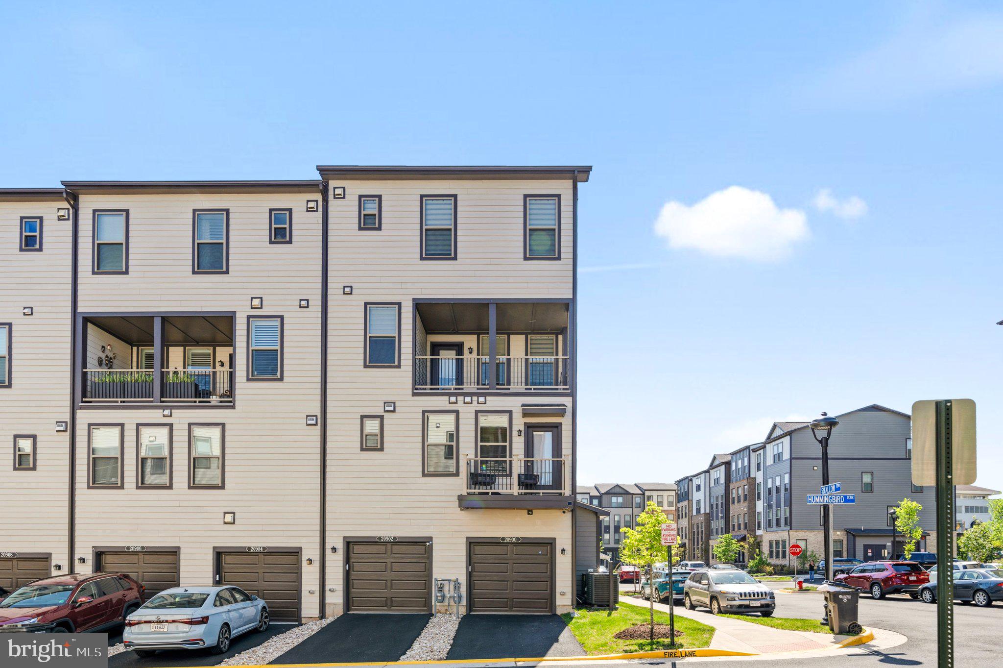 20900 BLUEBIRD SQUARE