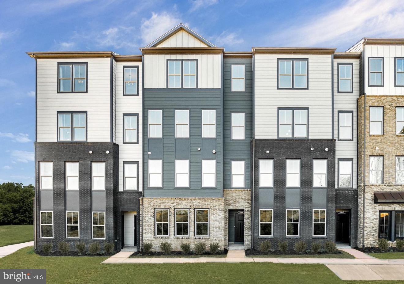 20900 BLUEBIRD SQUARE