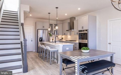 20900 BLUEBIRD SQUARE STERLING VA 20165