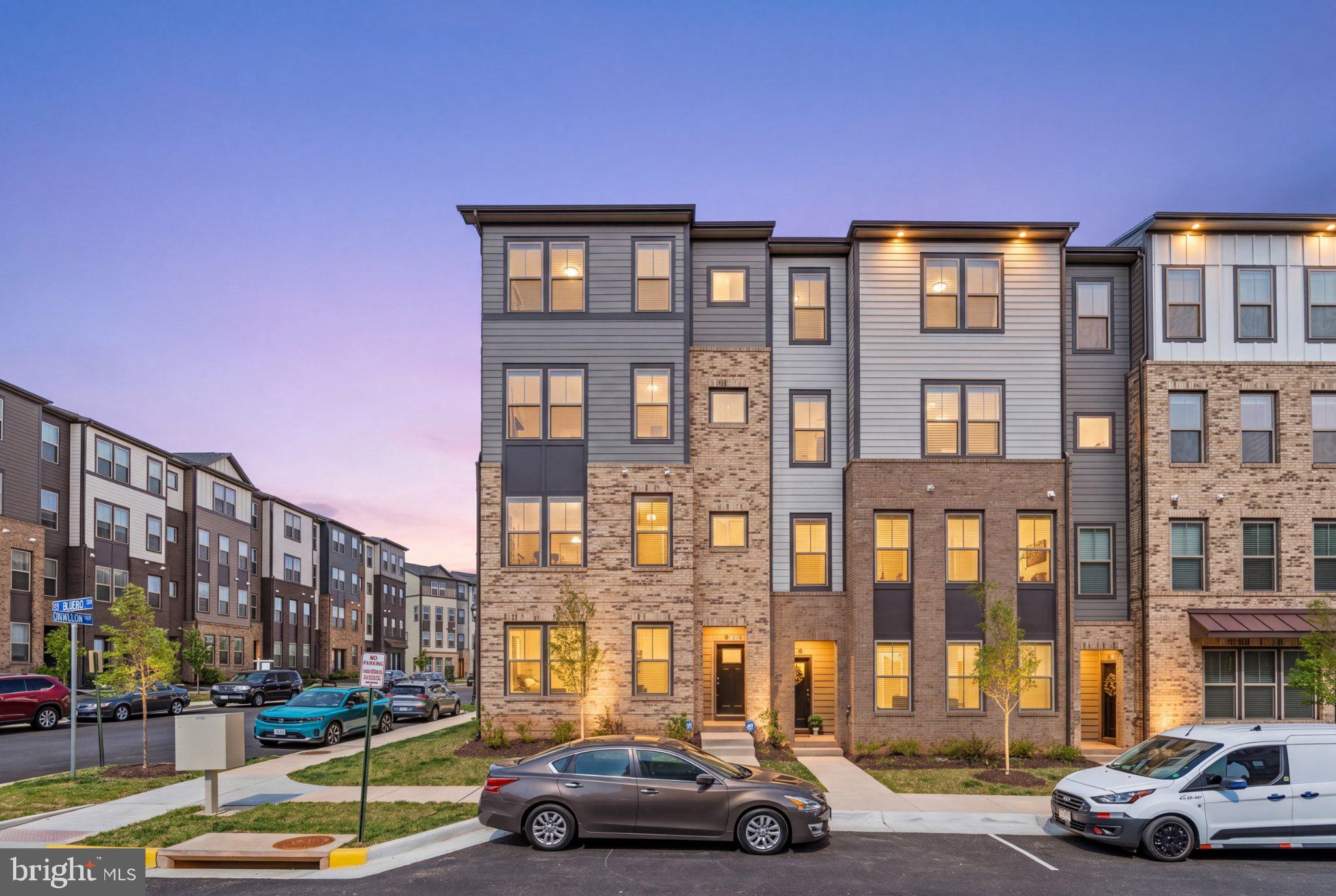 20900 BLUEBIRD SQUARE