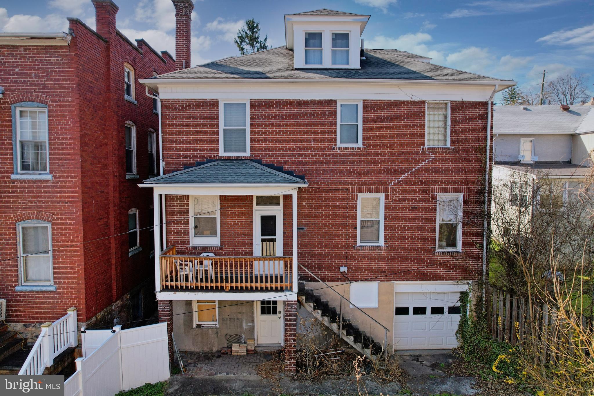 WEST SIDE - Residential