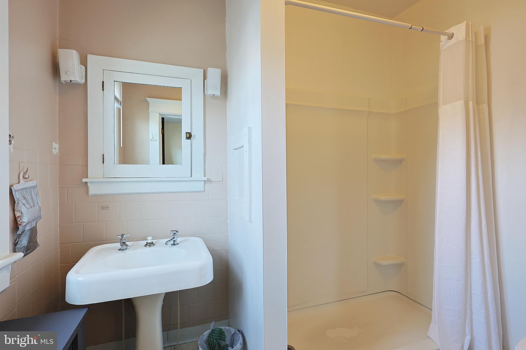 WEST SIDE - Residential