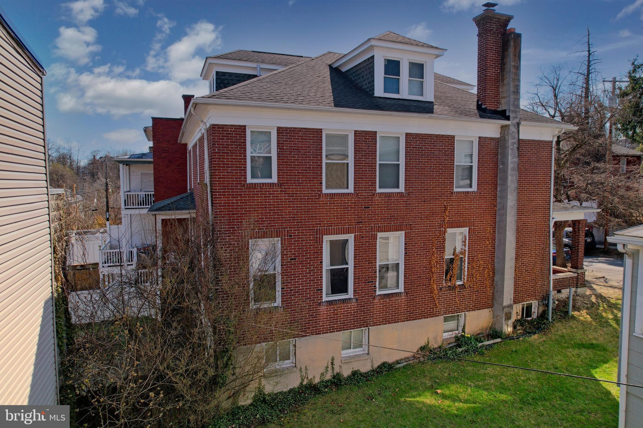 WEST SIDE - Residential