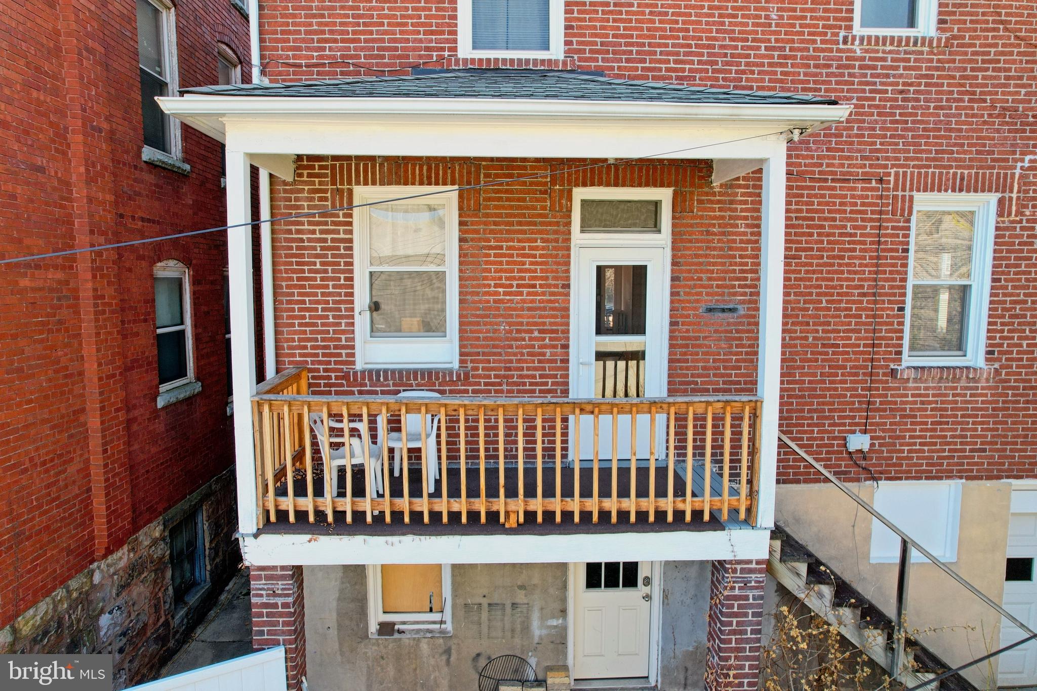 WEST SIDE - Residential