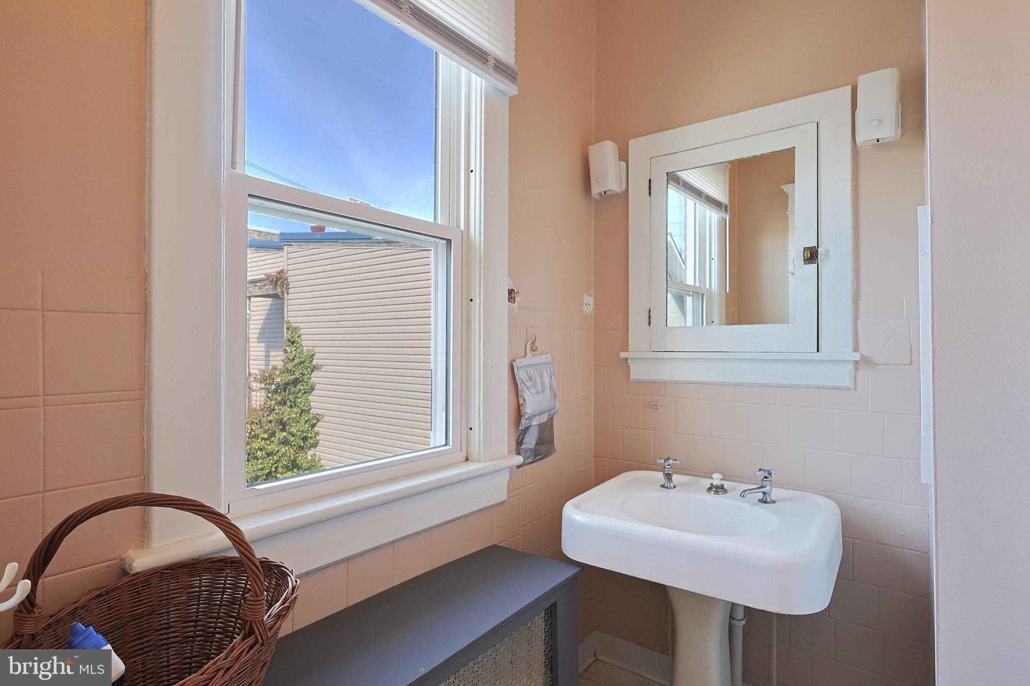 WEST SIDE - Residential