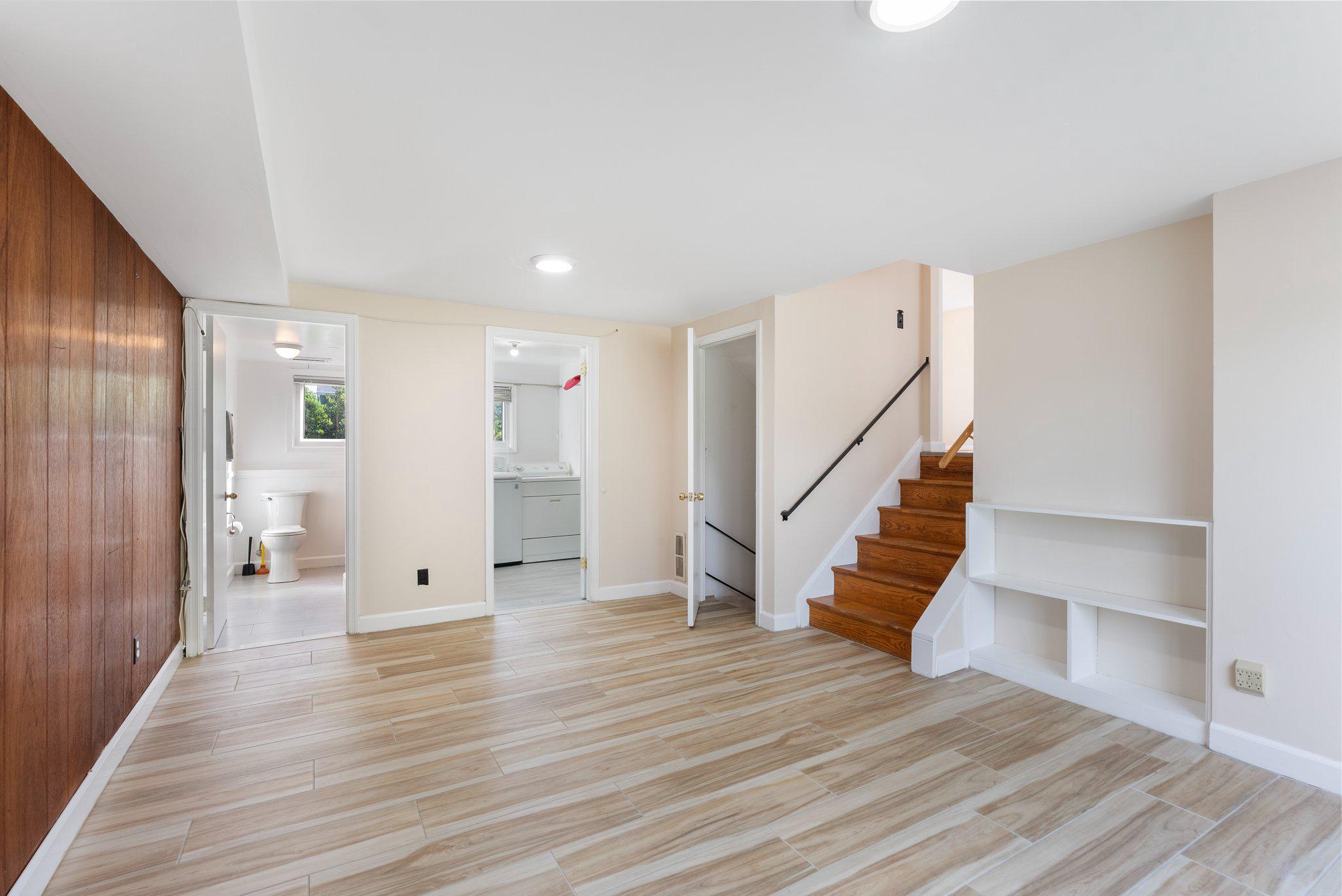 YORK MANOR - Residential