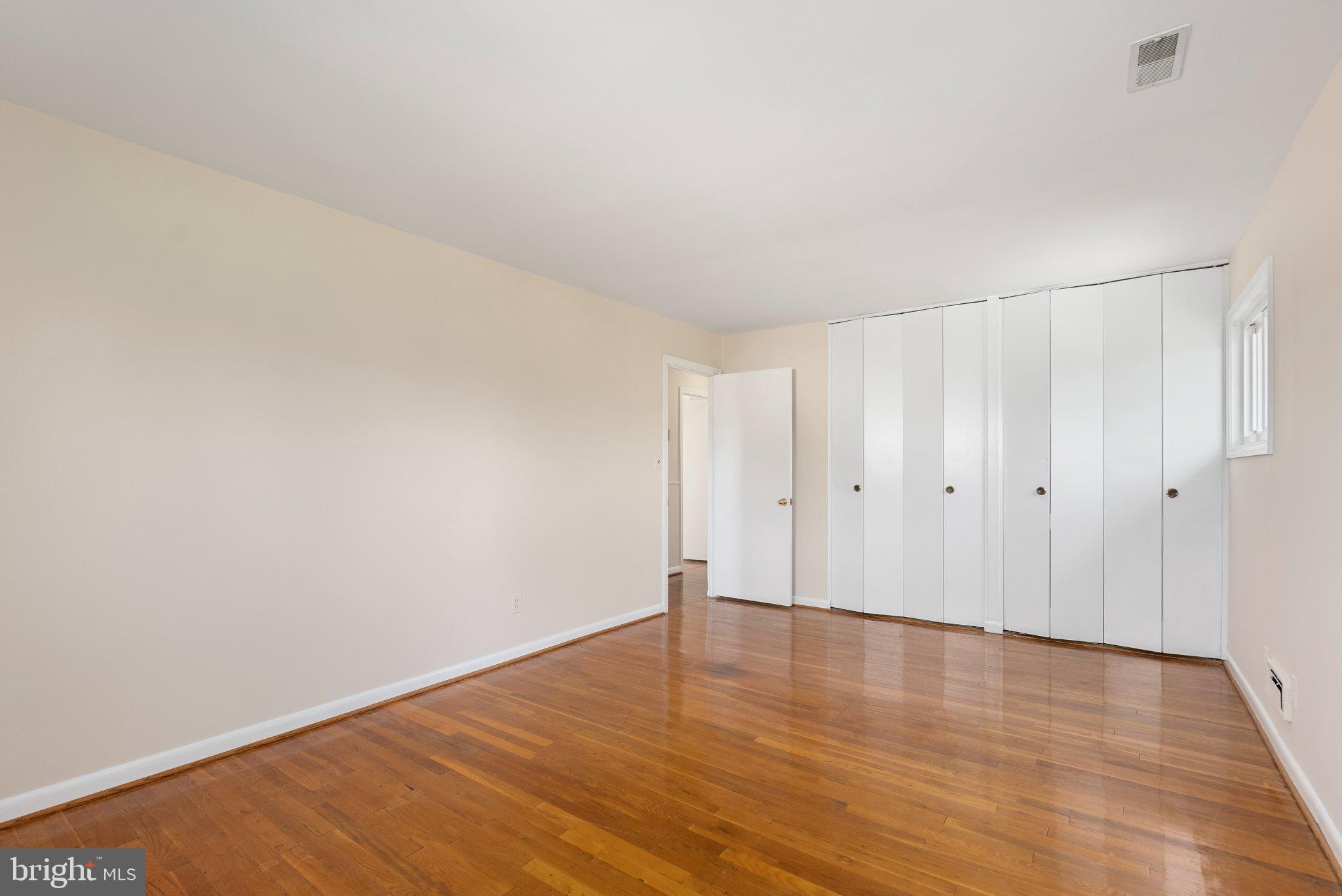 YORK MANOR - Residential