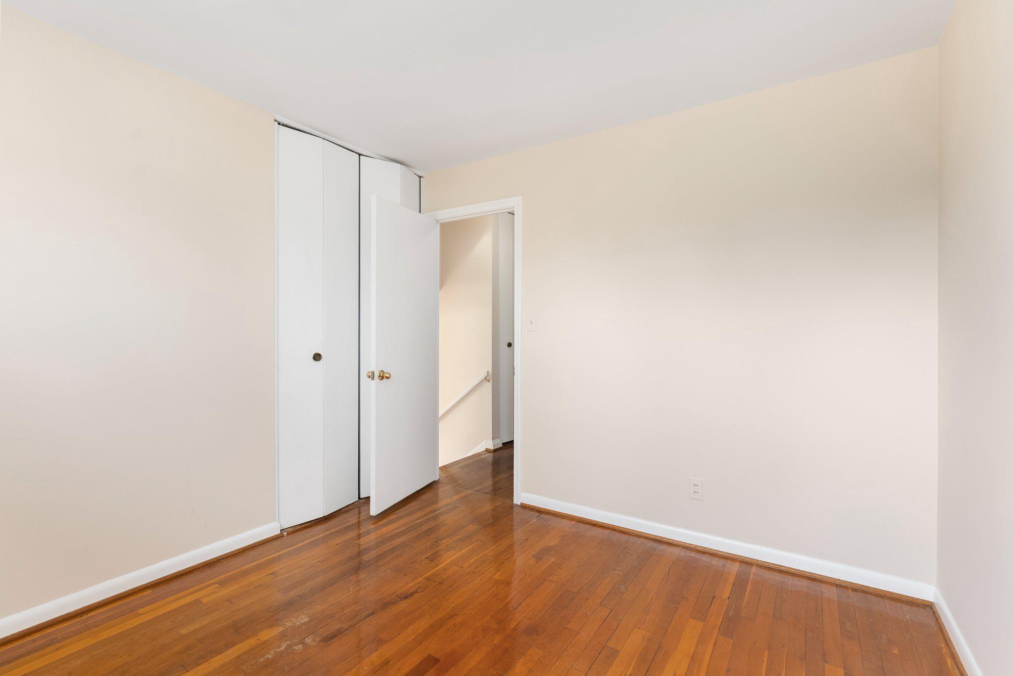 YORK MANOR - Residential