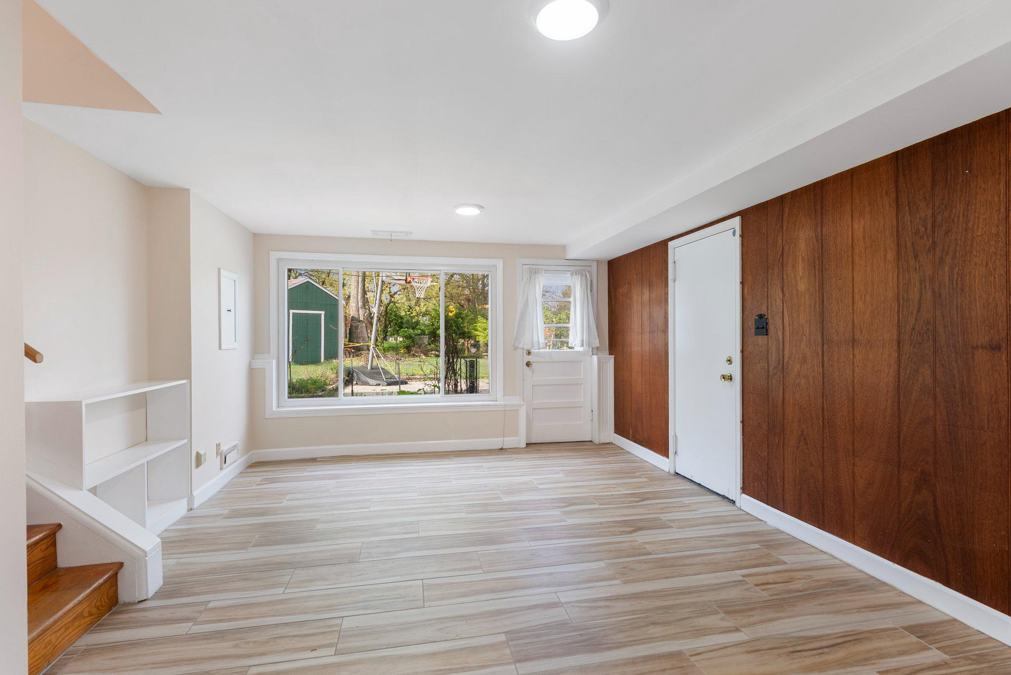 YORK MANOR - Residential