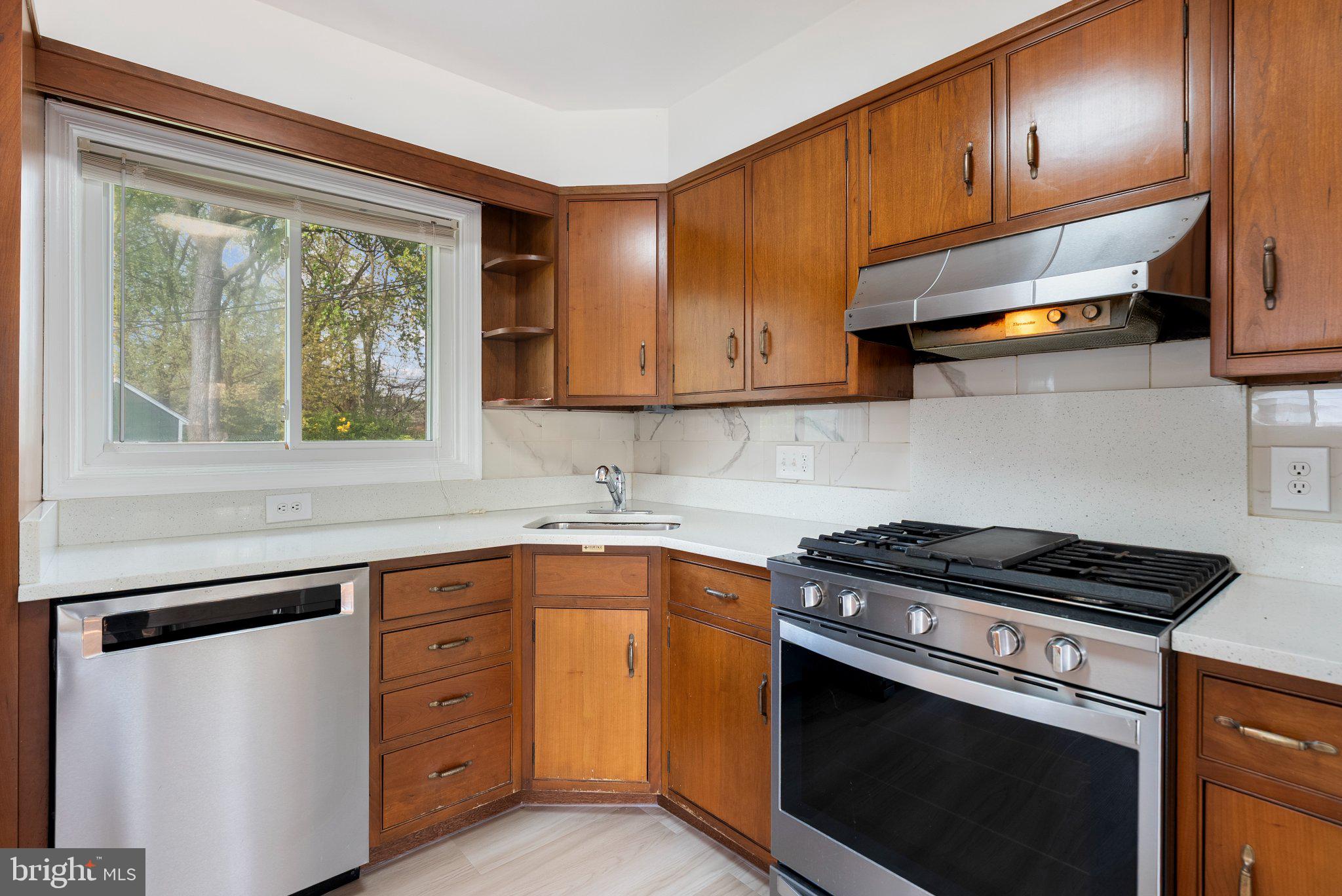 YORK MANOR - Residential