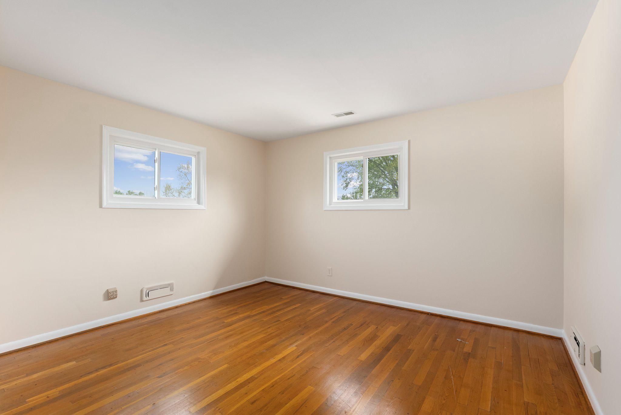 YORK MANOR - Residential