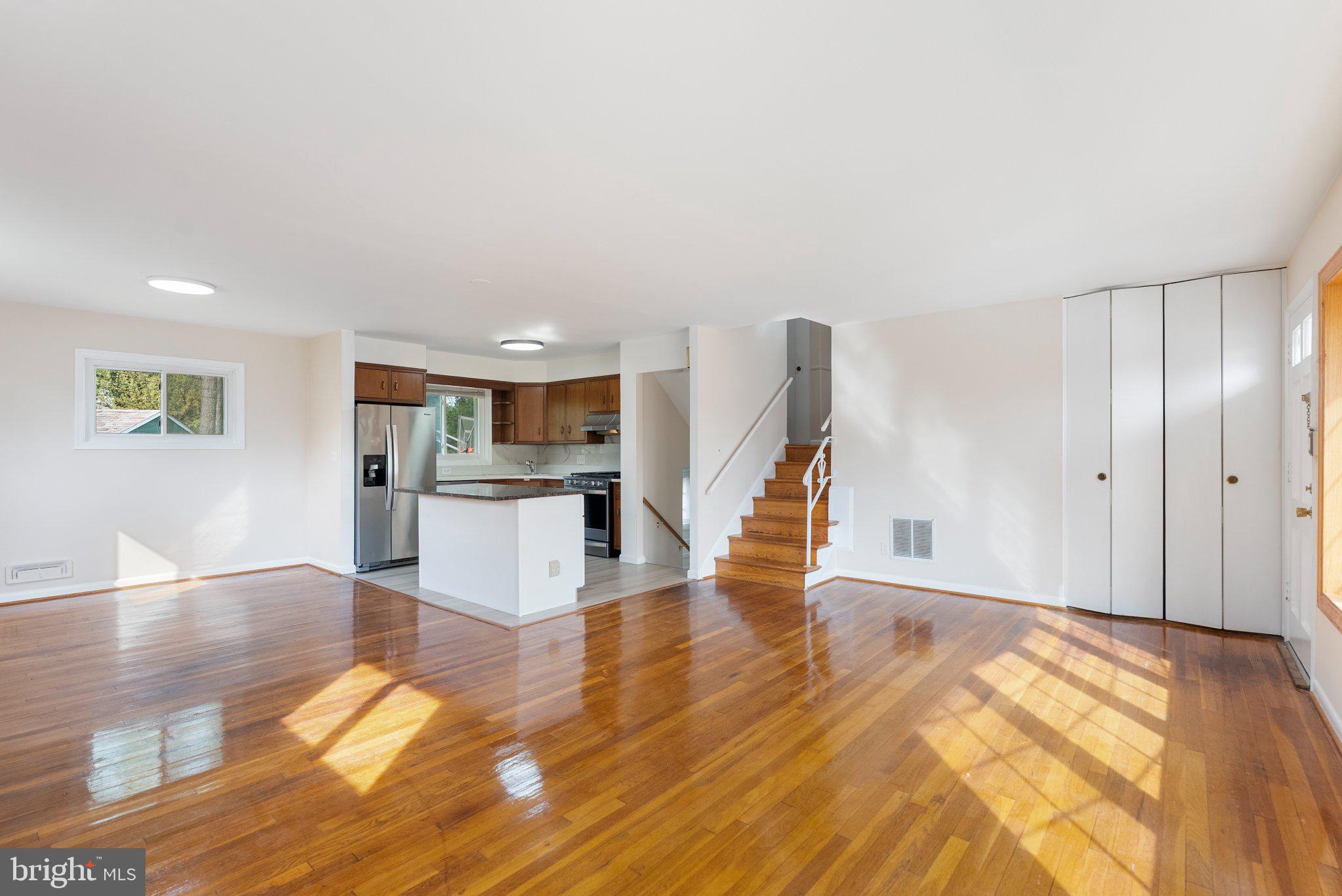 YORK MANOR - Residential