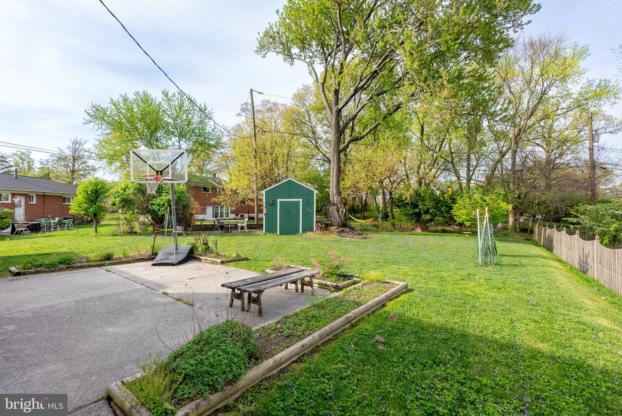 YORK MANOR - Residential