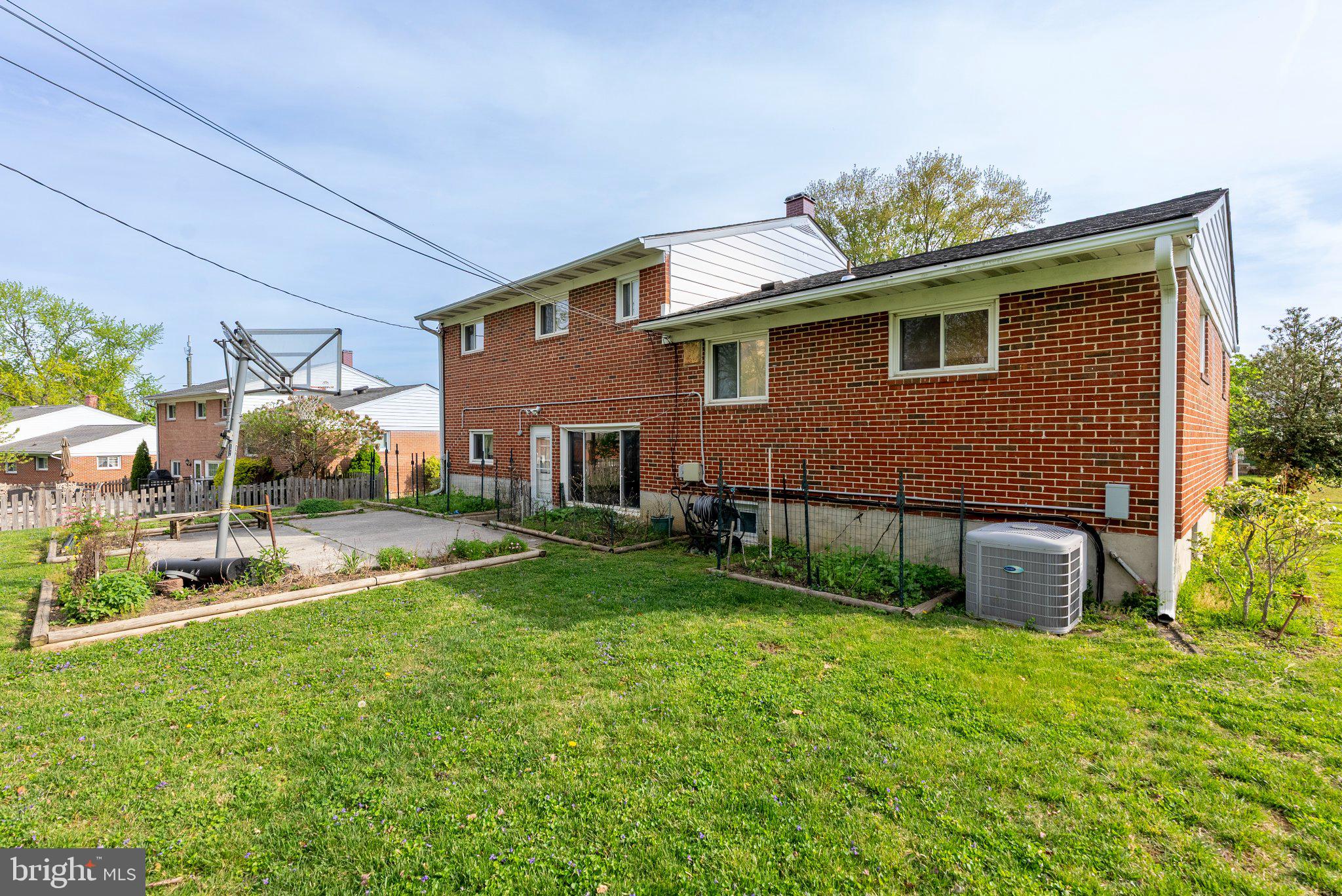 YORK MANOR - Residential