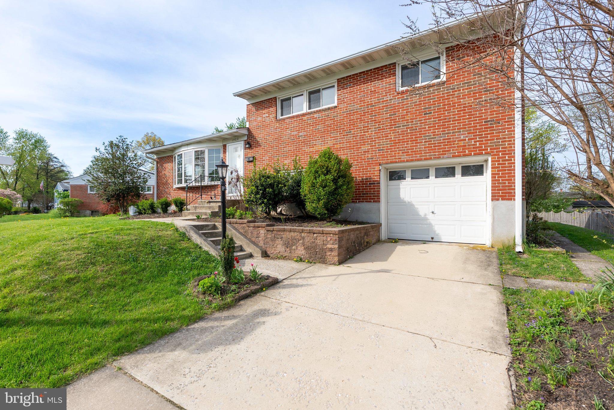 YORK MANOR - Residential