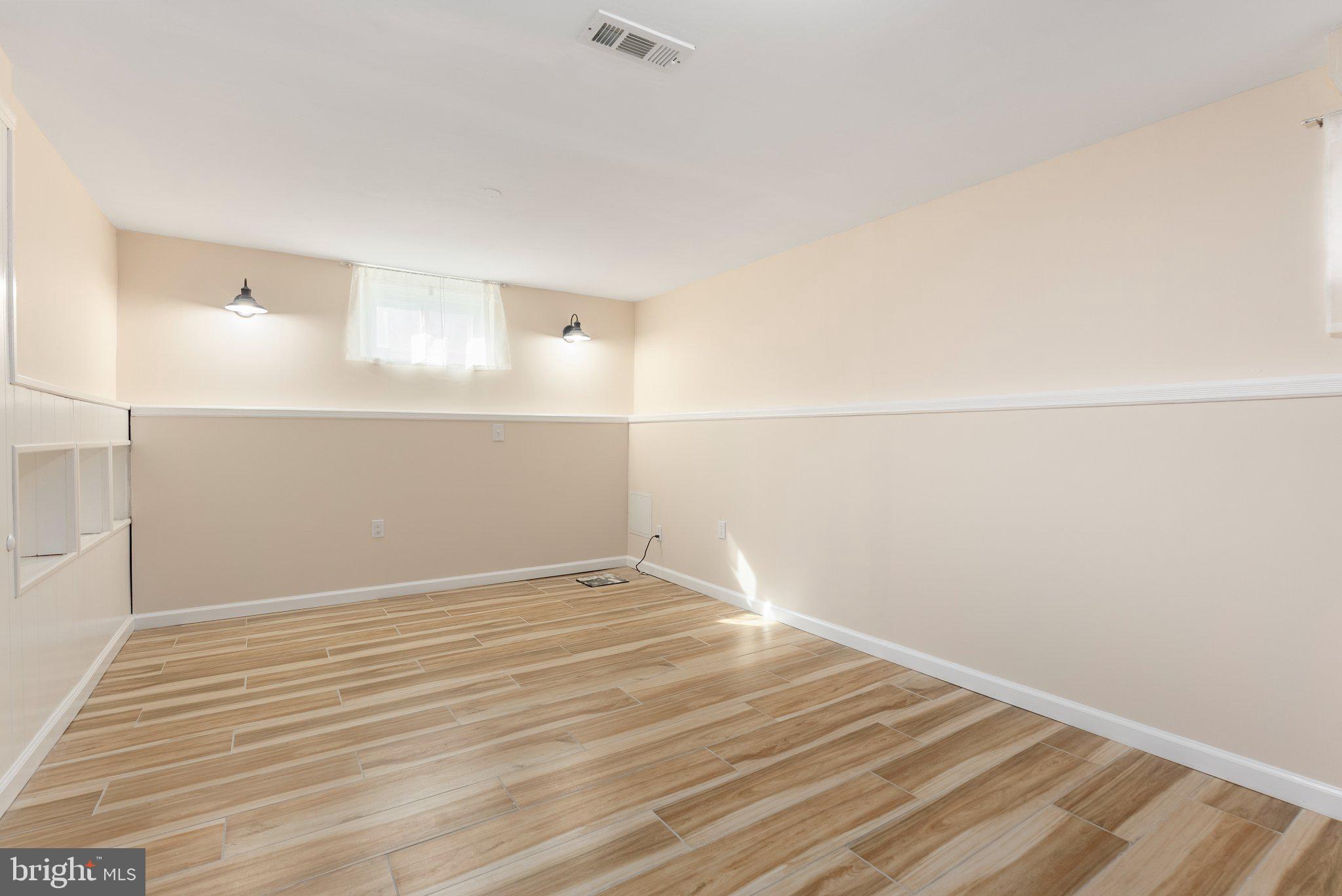 YORK MANOR - Residential