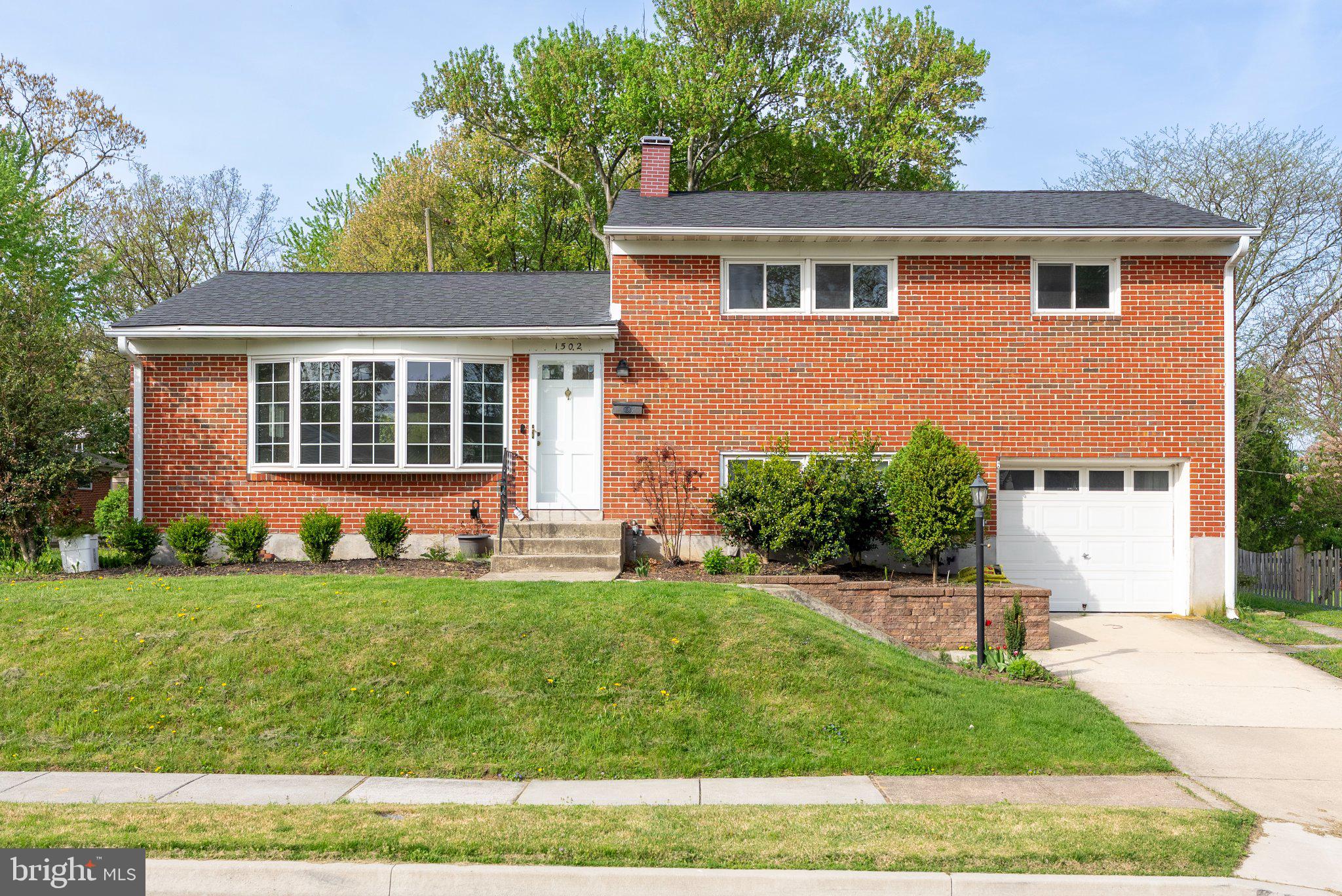 YORK MANOR - Residential