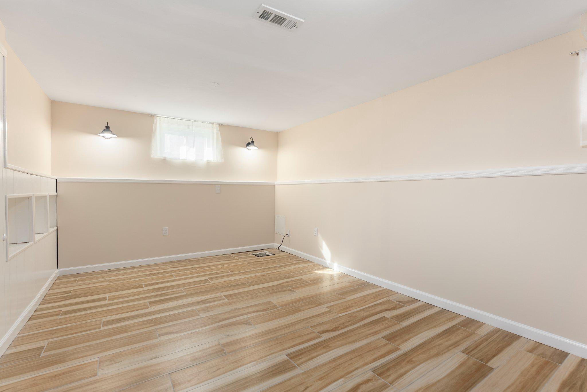 YORK MANOR - Residential