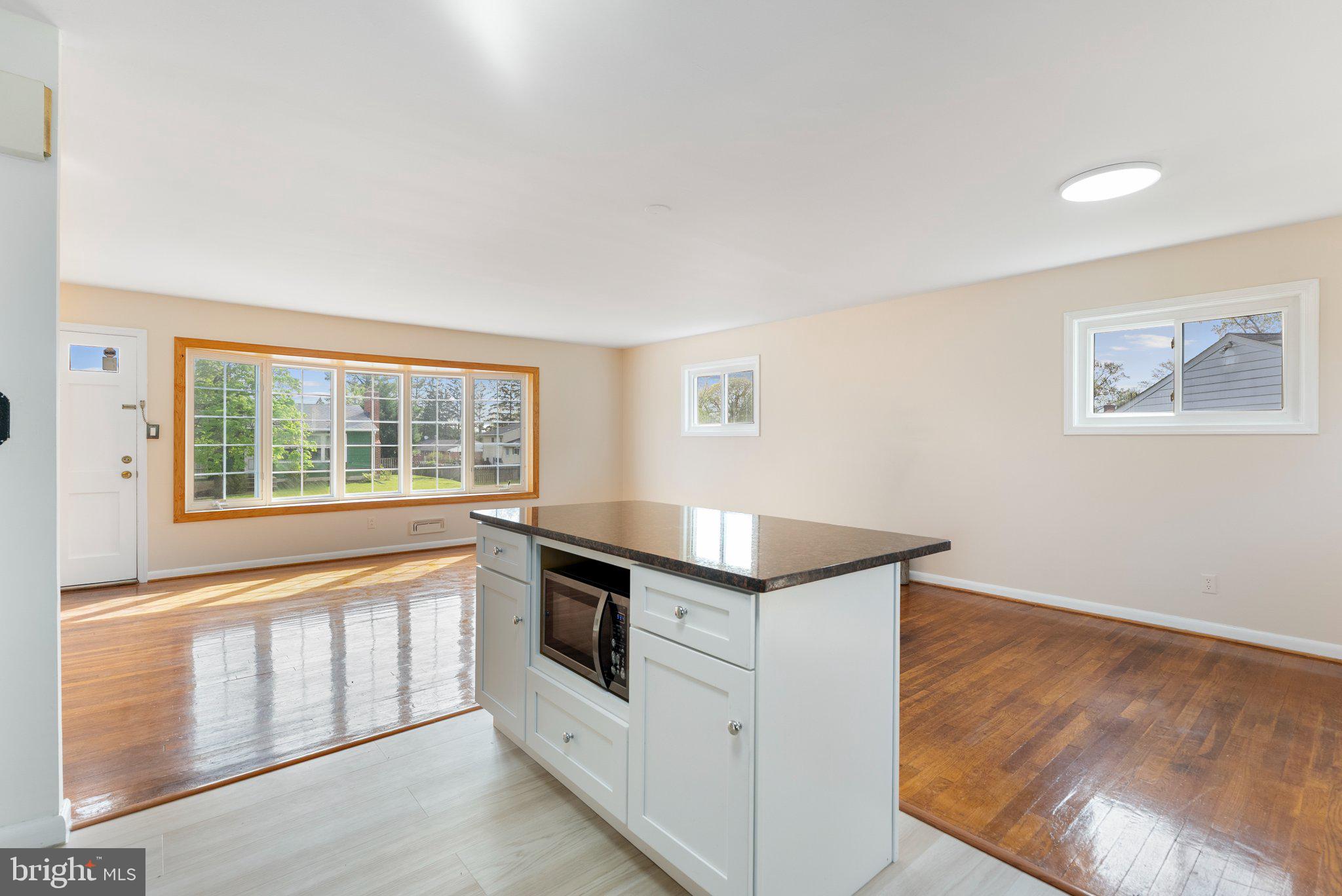 YORK MANOR - Residential