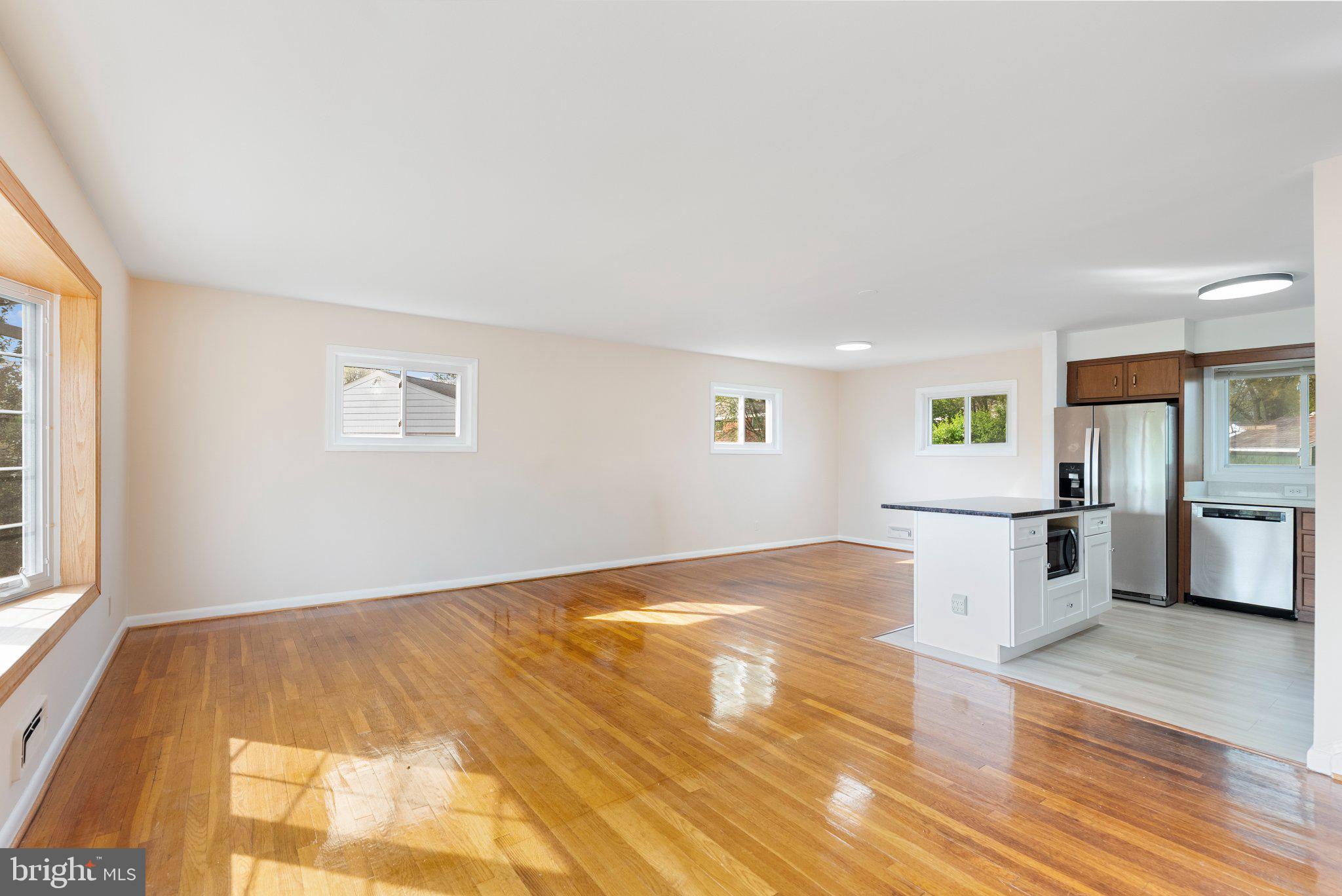 YORK MANOR - Residential