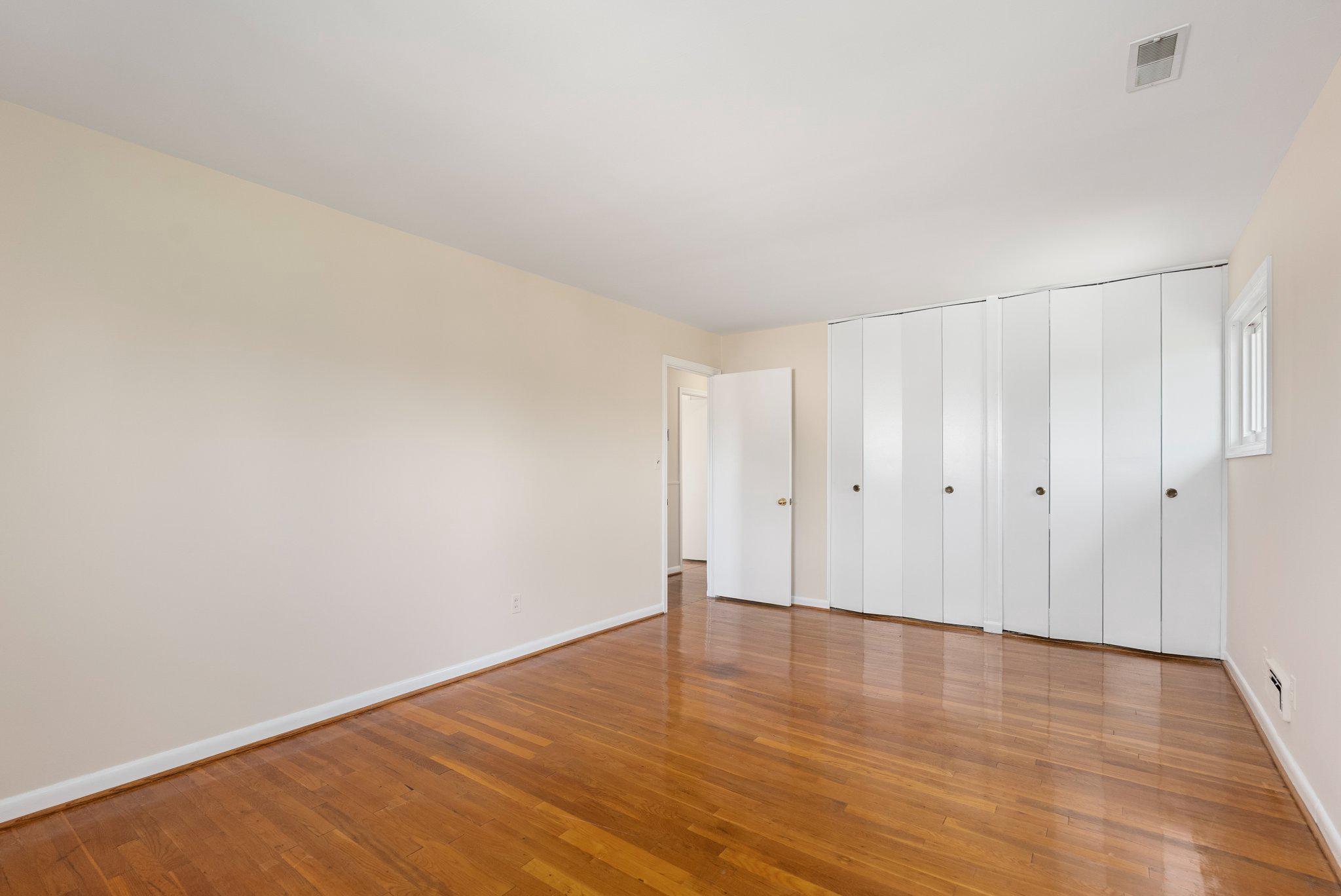 YORK MANOR - Residential