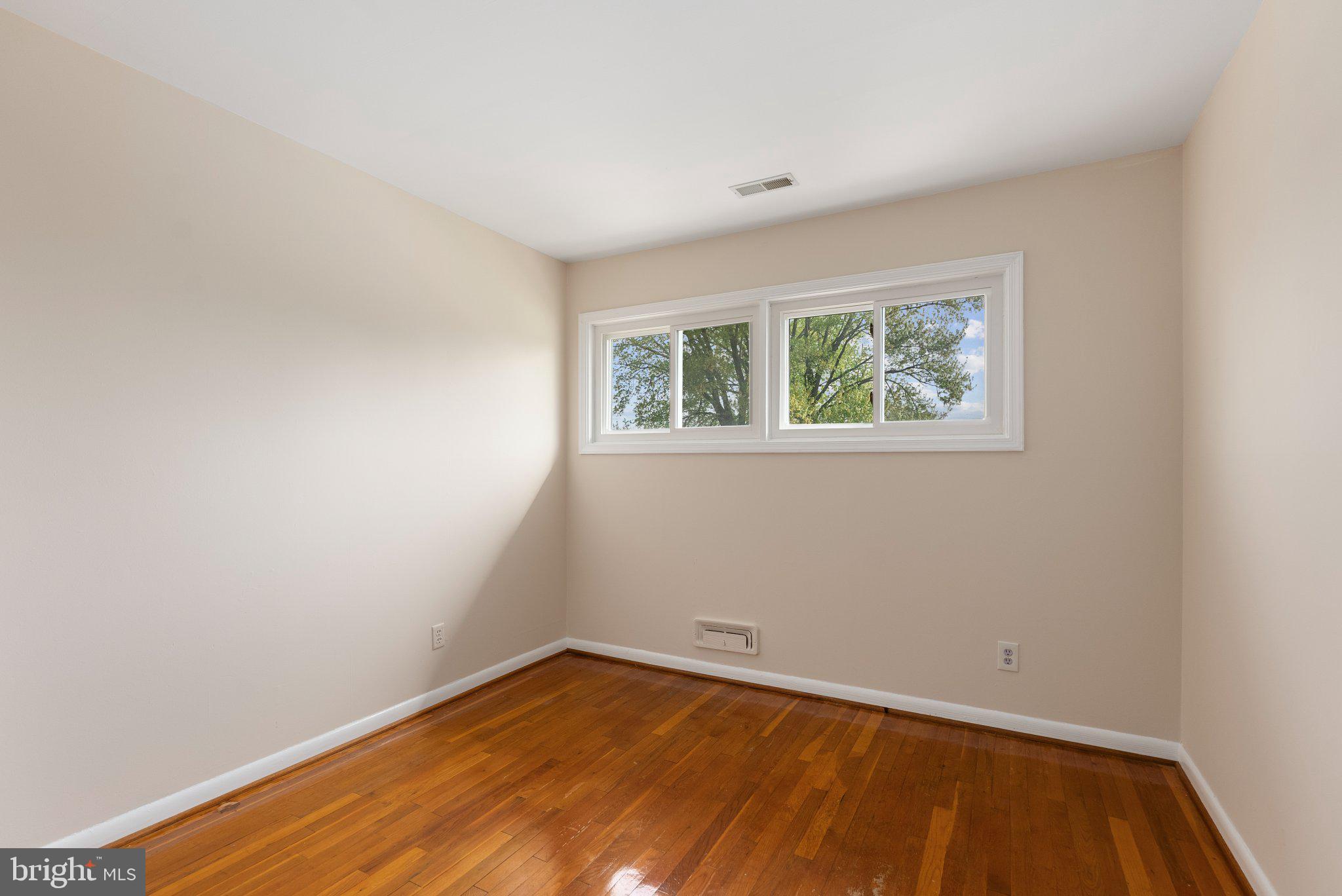 YORK MANOR - Residential