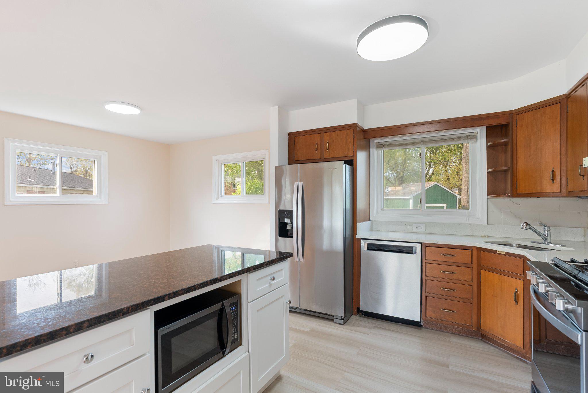 YORK MANOR - Residential