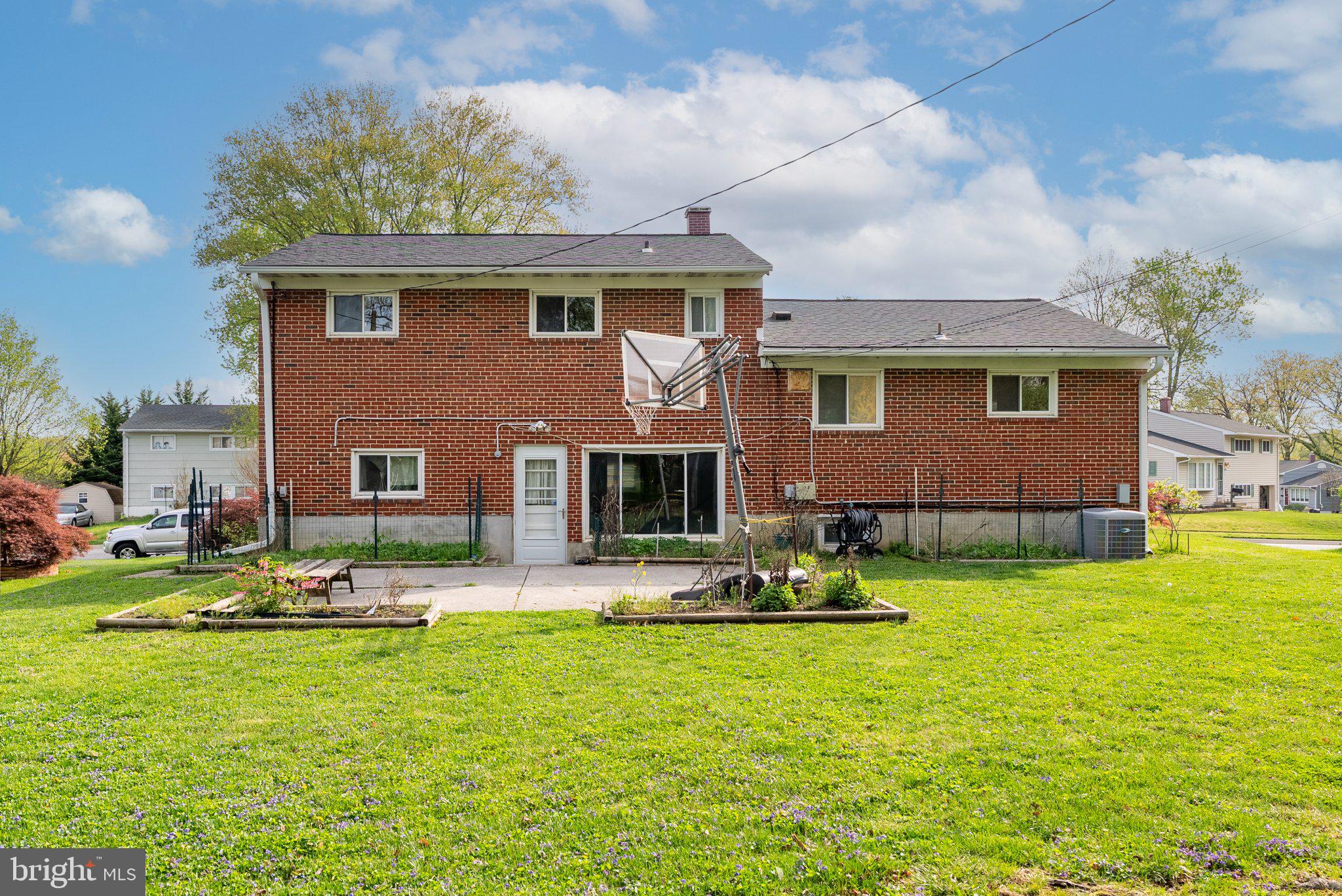 YORK MANOR - Residential