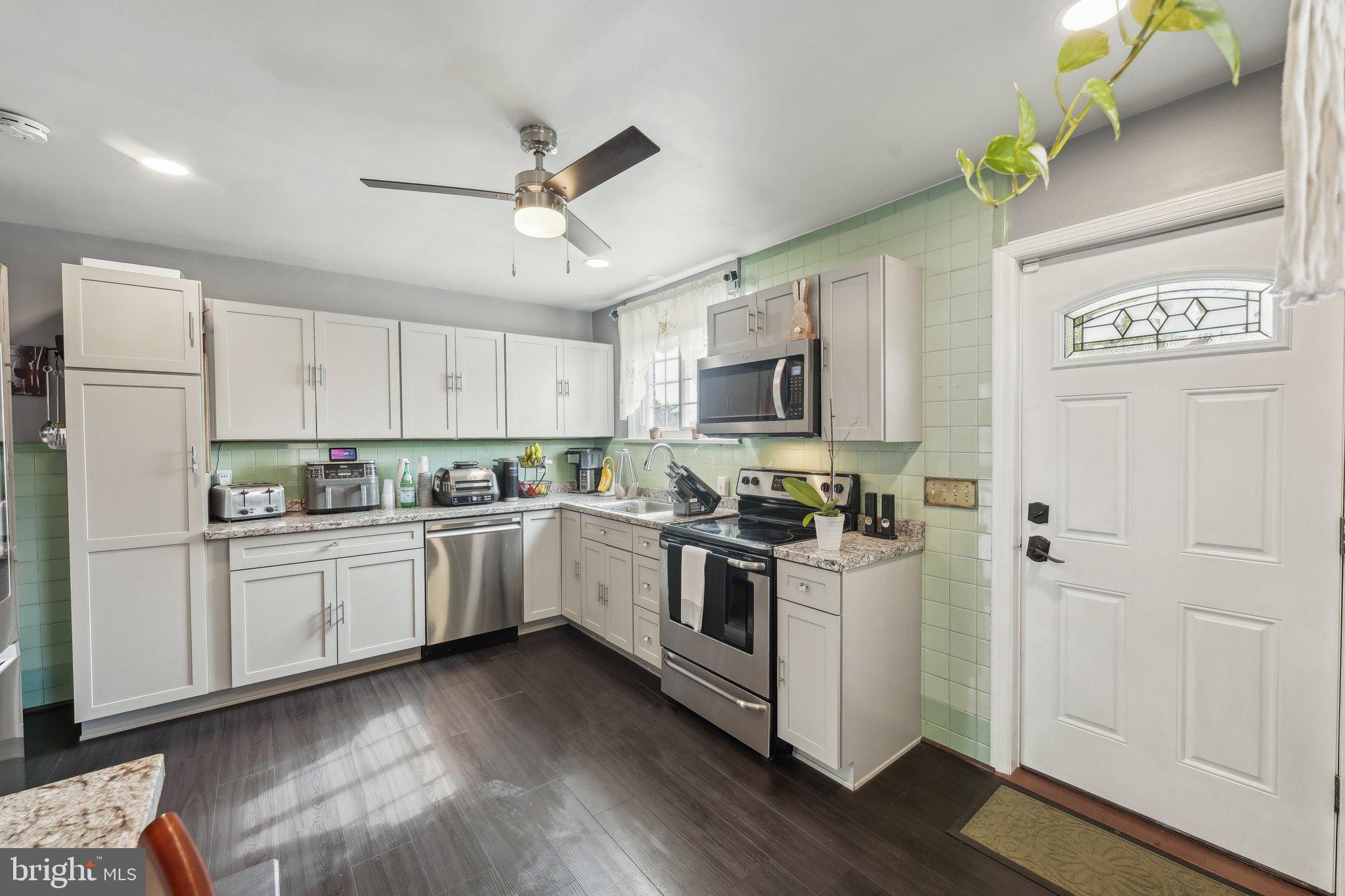 NORRISTOWN - Residential