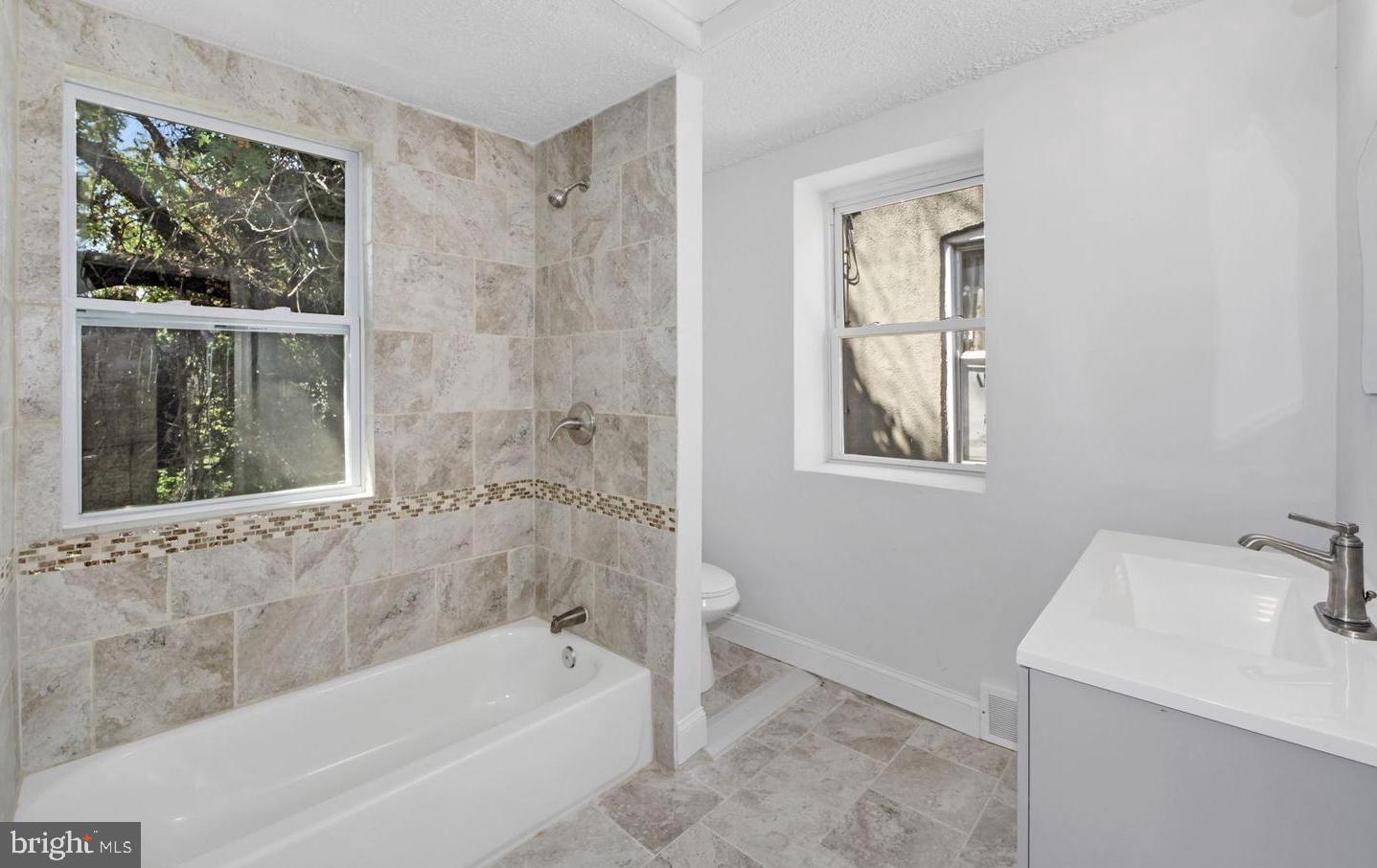 BROADWAY EAST - Residential Lease