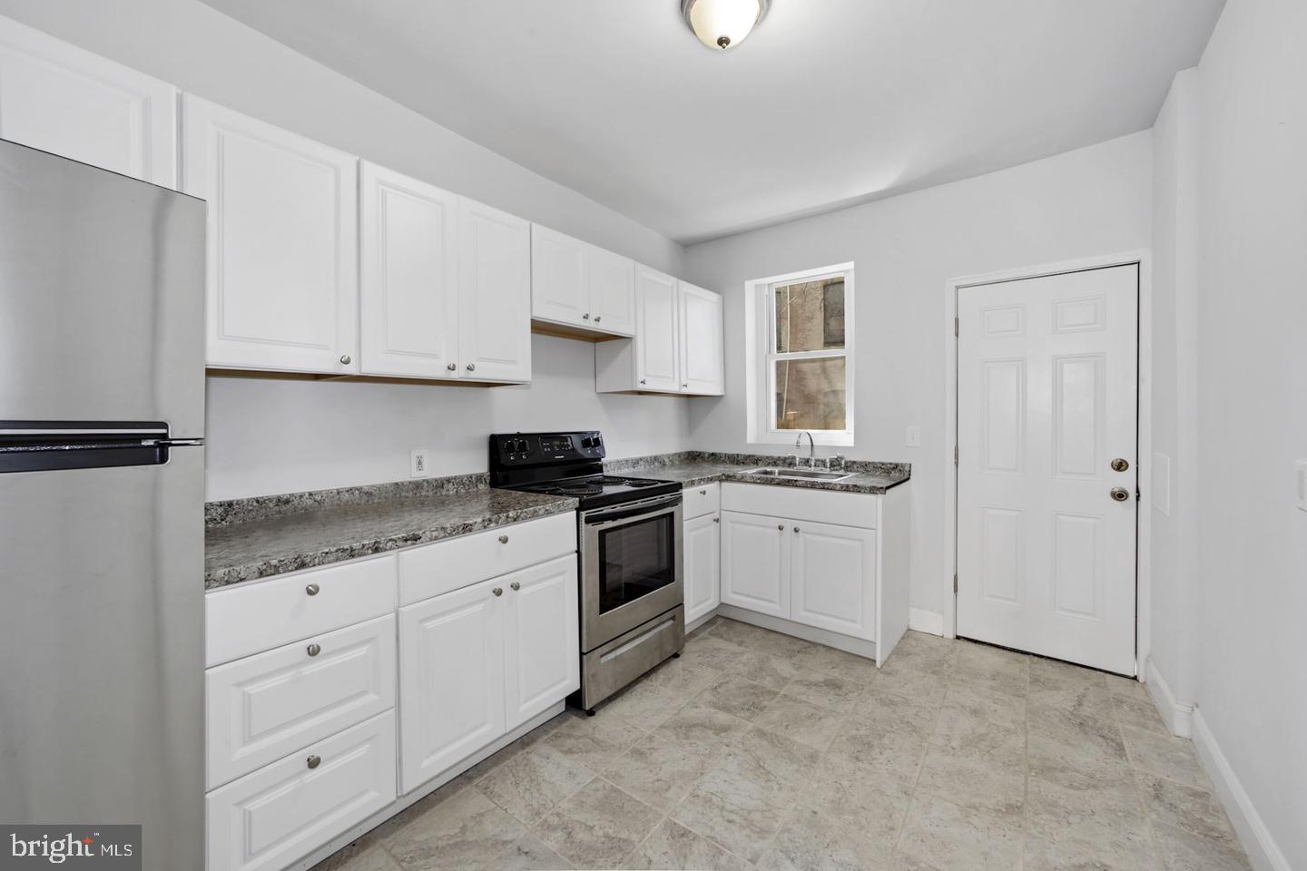 BROADWAY EAST - Residential Lease