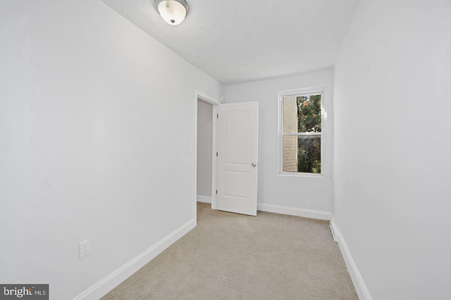 BROADWAY EAST - Residential Lease