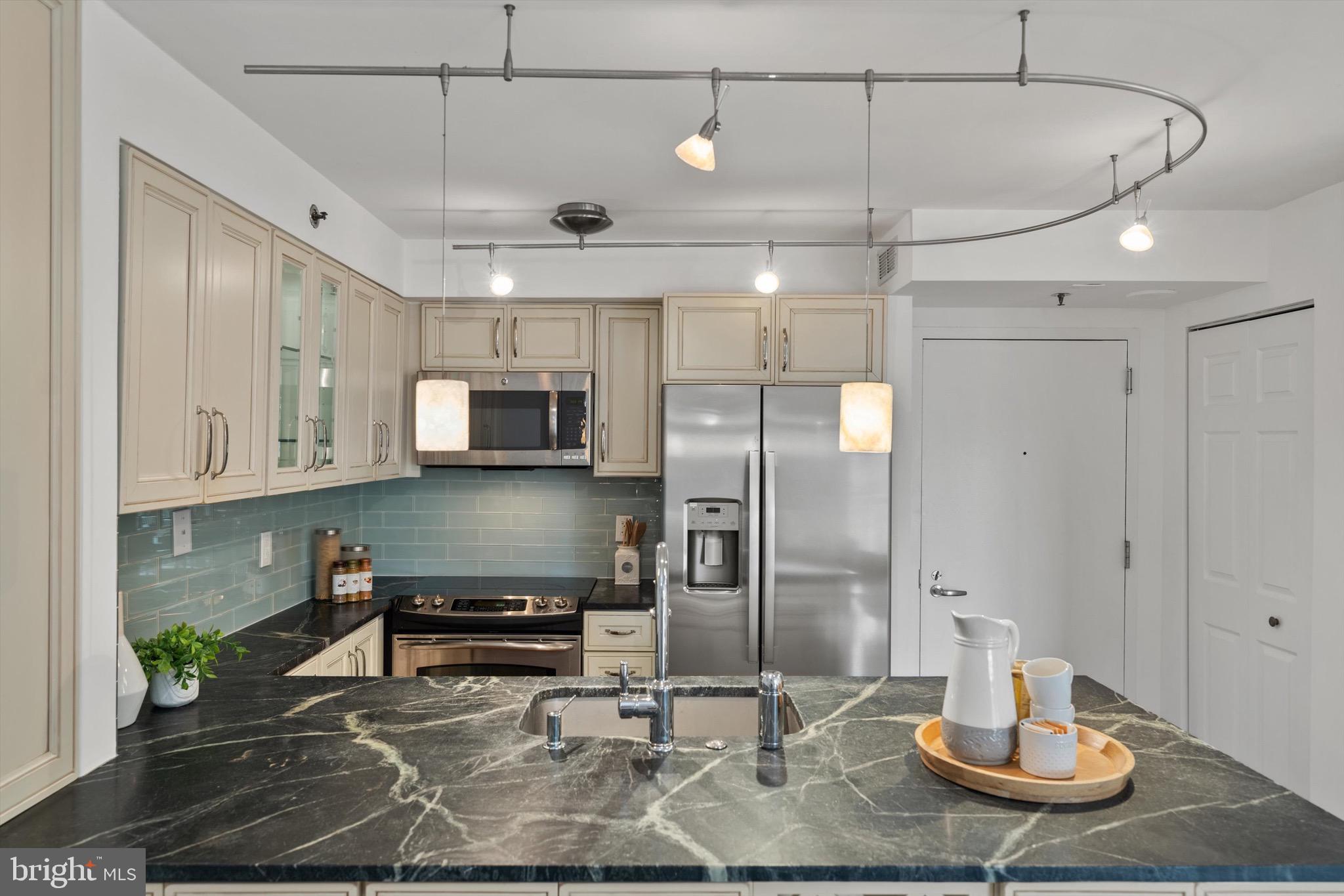 DOWNTOWN BETHESDA - Residential