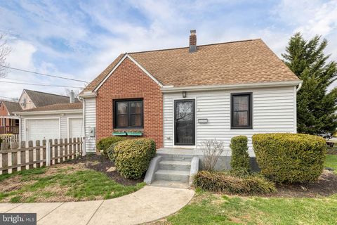 Homes For Sale - 2 Mansion Road<br/> LINTHICUM HEIGHTS, MD 21090