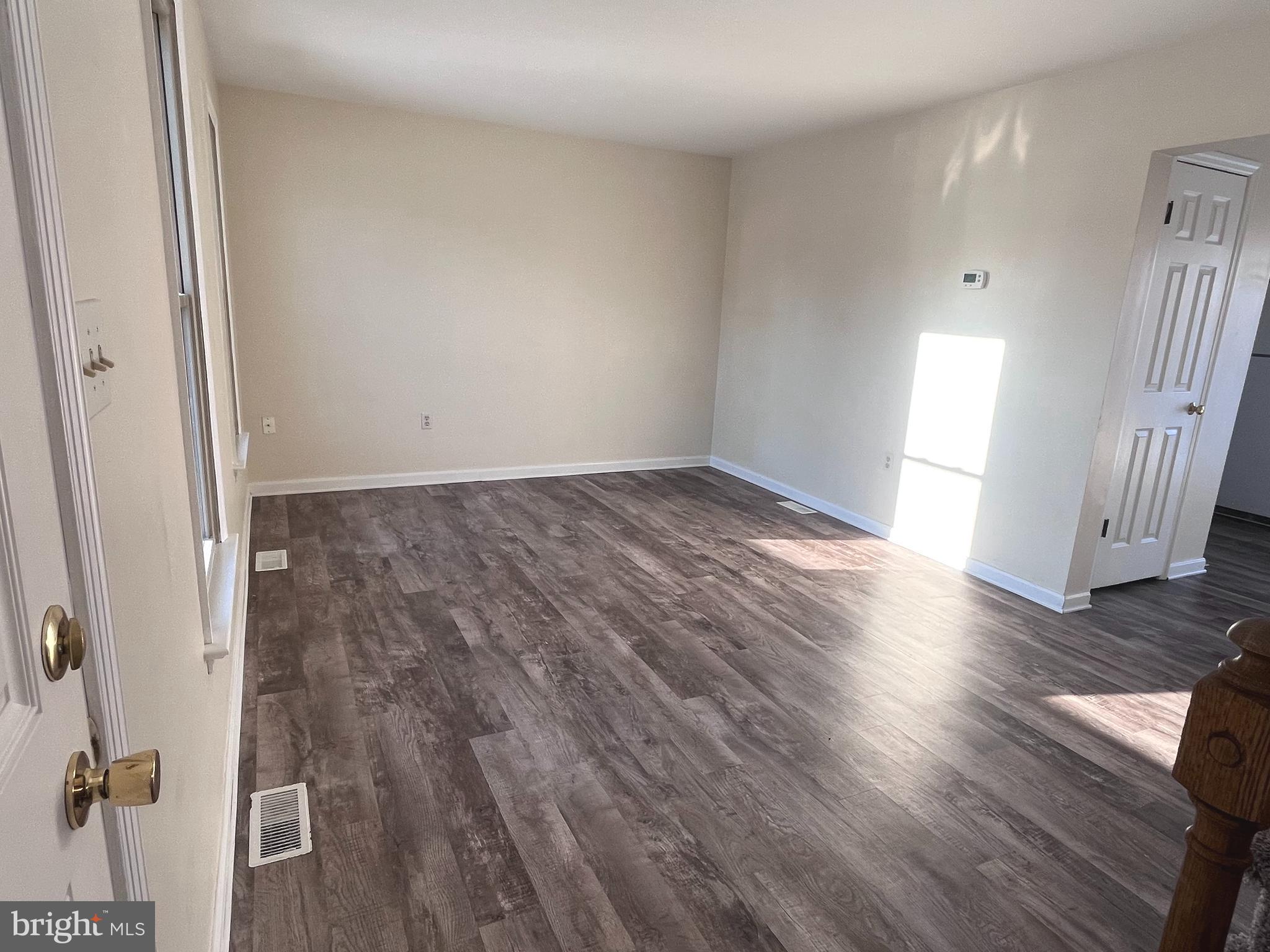 NICHOLSON SQUARE VILLAGE - Residential