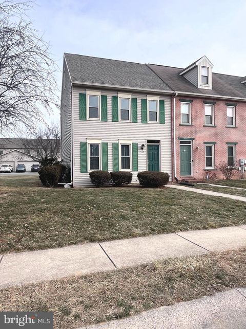 Townhouse For Sale - 539 Bracken Drive Dr<br/> CHAMBERSBURG, PA 17201