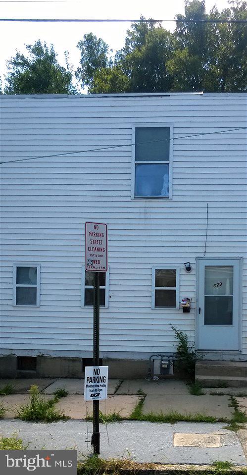 CALLING ALL INVESTORS. THIS PROPERTY COULD BE YOUR NEXT SOURCE OF INCOME. CURRENTLY USED AS A RENTAL PROPERTY. PROPERTY TO BE SOLD "AS IS, WHERE IS" THIS PROPERTY IS INCLUDED IN A 3 PROPERTY PORTFOLIO PACKAGE. PLEASE CONTACT LISTING AGENTS FOR MORE INFORMATION.