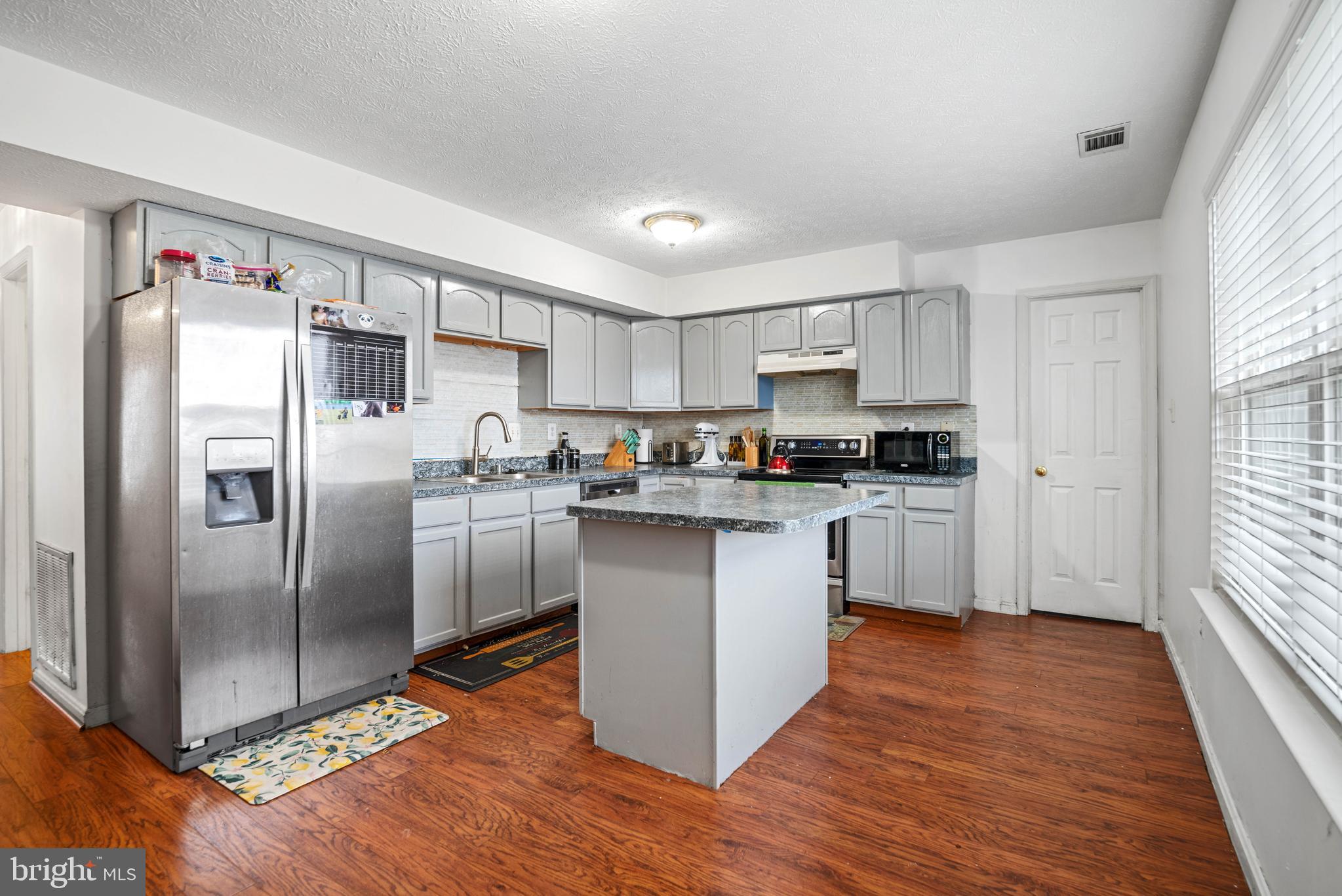 ROLLING MEADOWS SUB - Residential