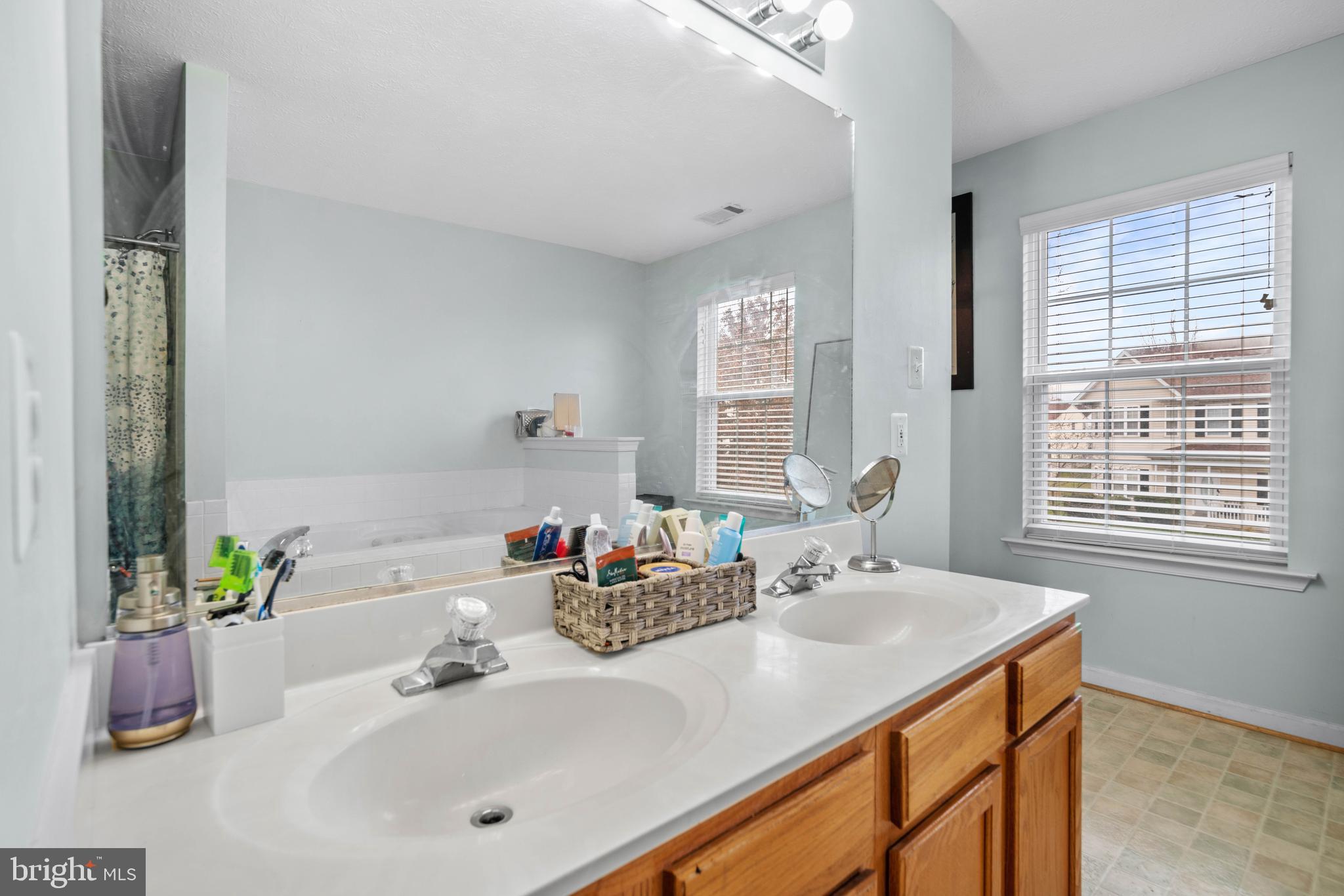 ROLLING MEADOWS SUB - Residential