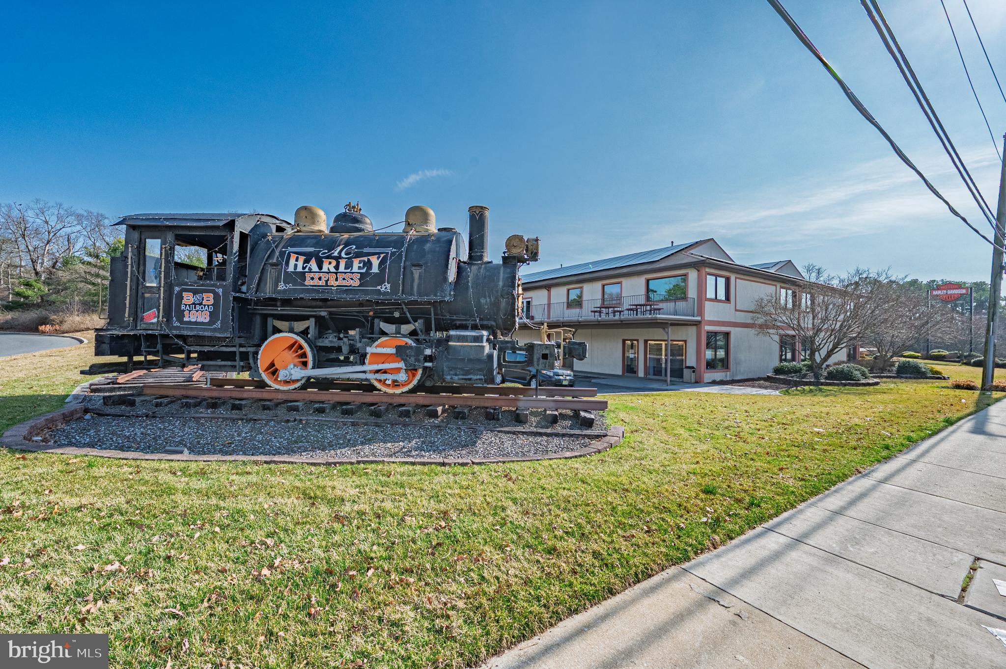 219 E WHITE HORSE PIKE