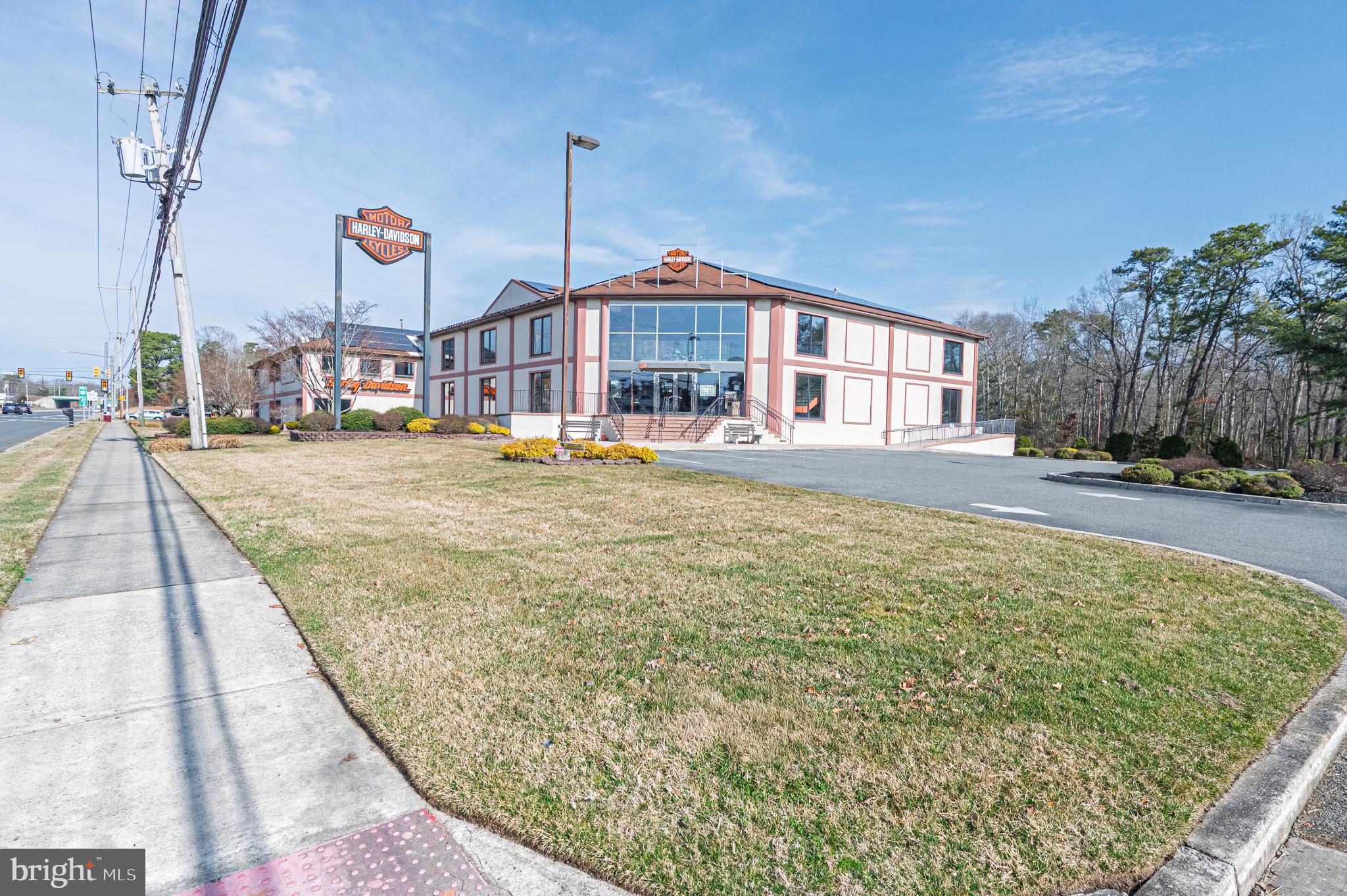 219 E WHITE HORSE PIKE