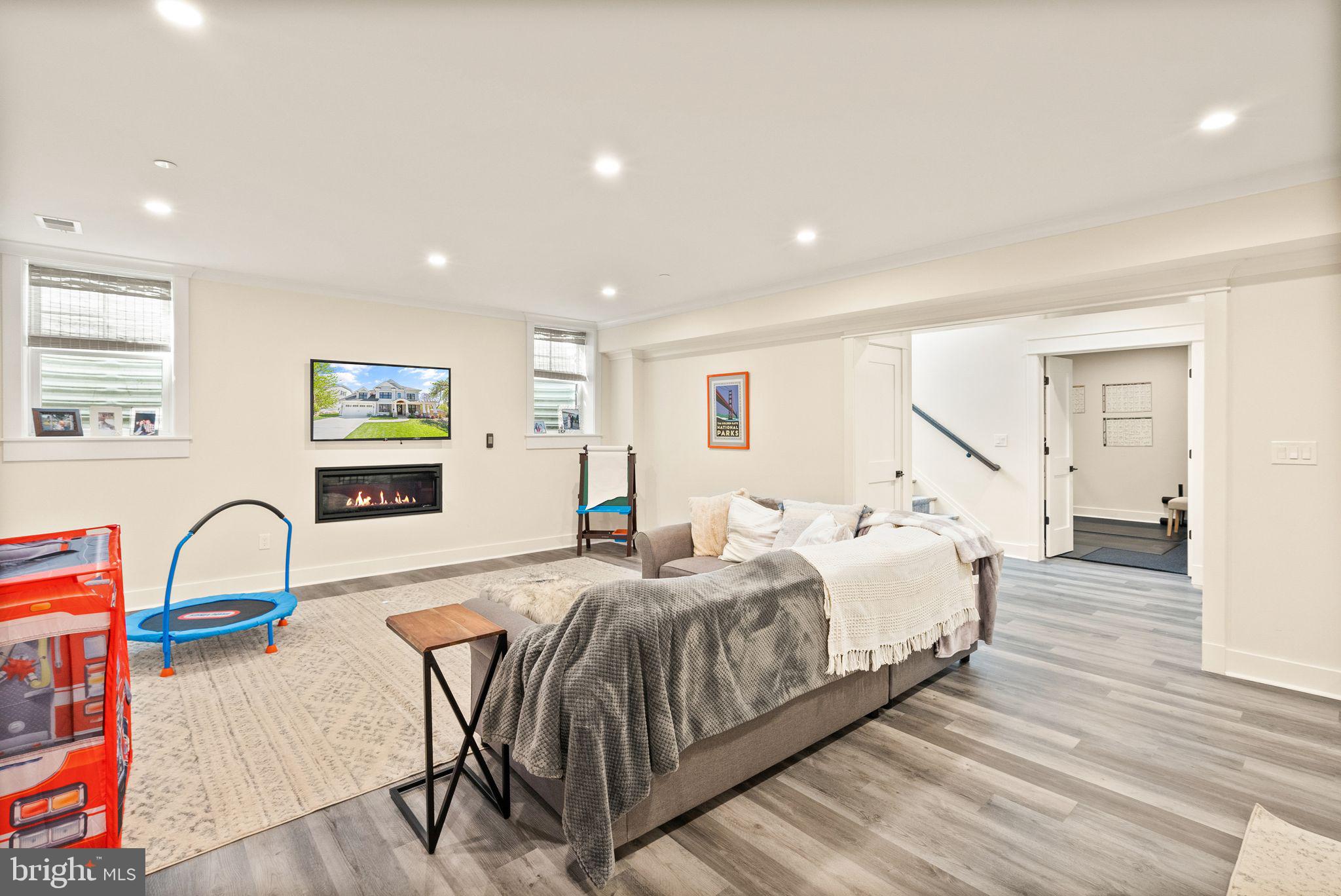 NORTH BETHESDA - Residential