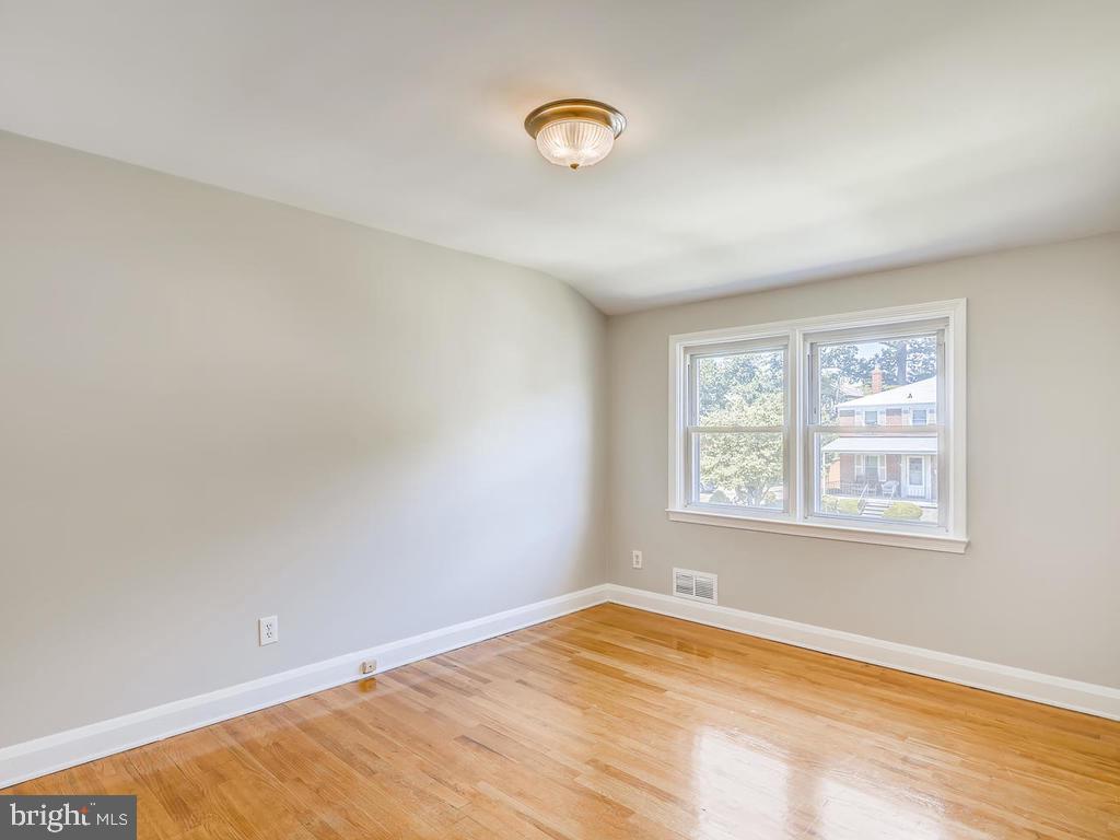 OAKLEIGH MANOR - Residential