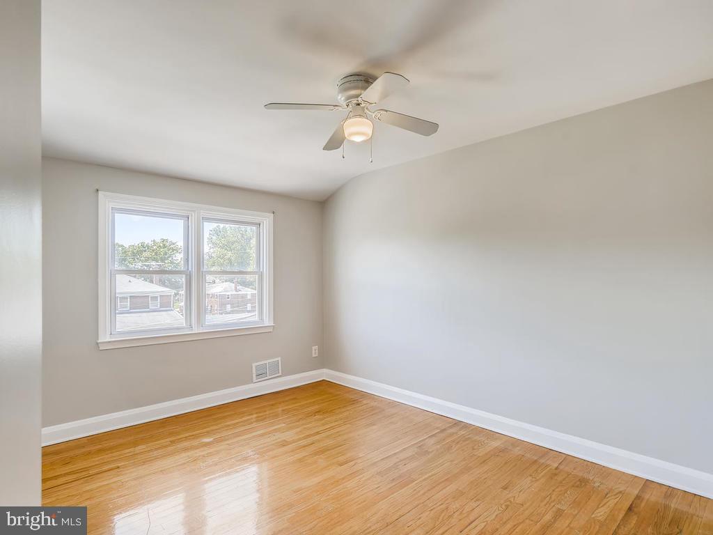 OAKLEIGH MANOR - Residential